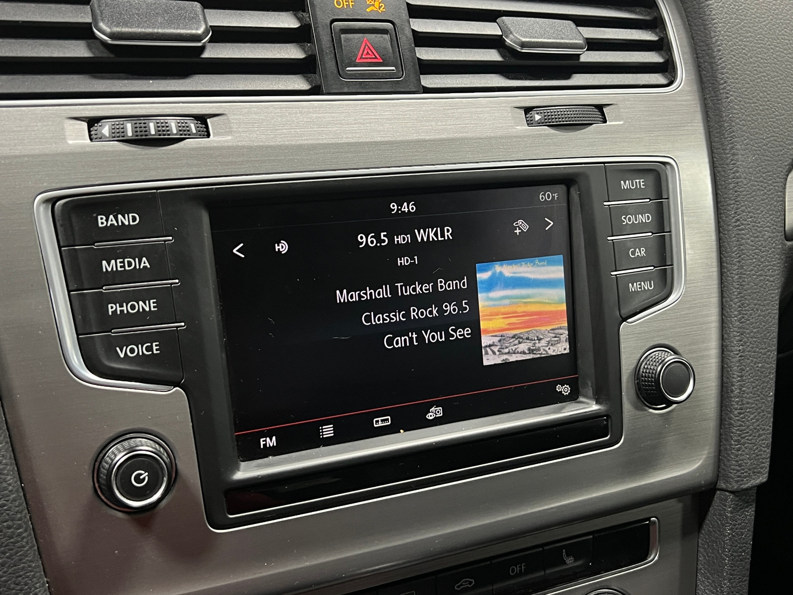Thumbnail: 2016 Volkswagen e-Golf - 4