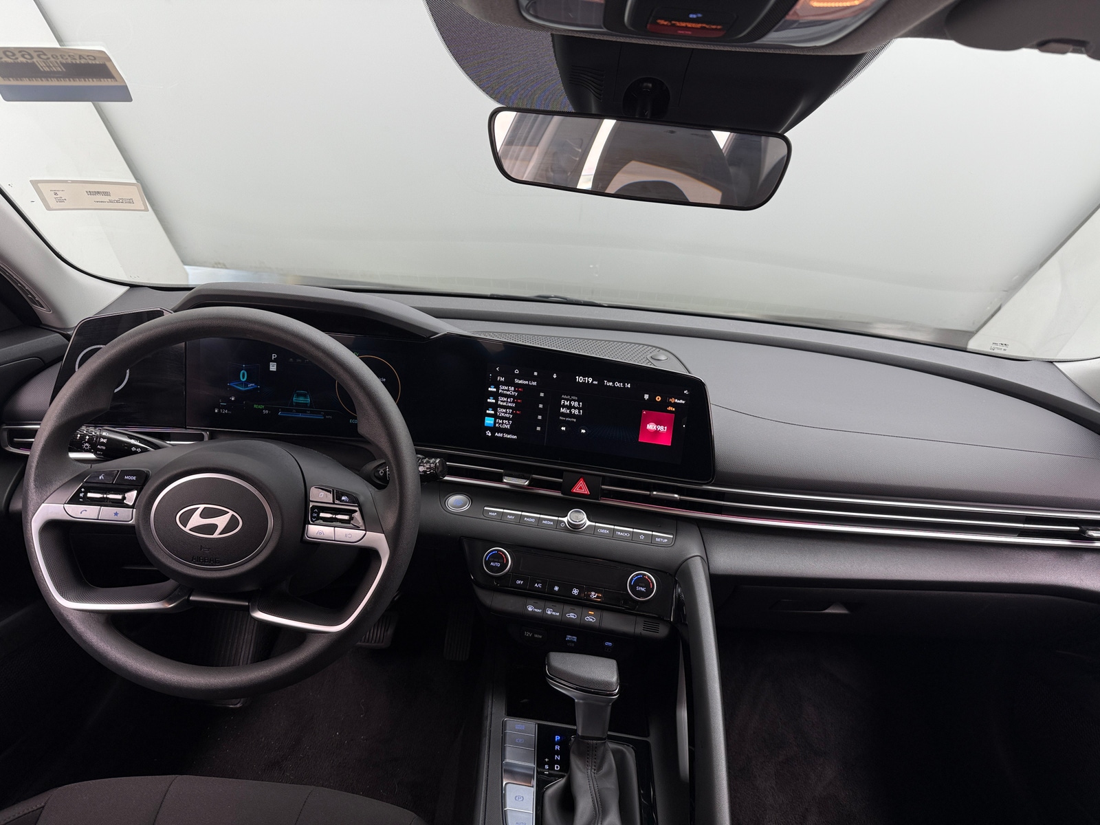 Thumbnail: 2024 Hyundai Elantra - 3