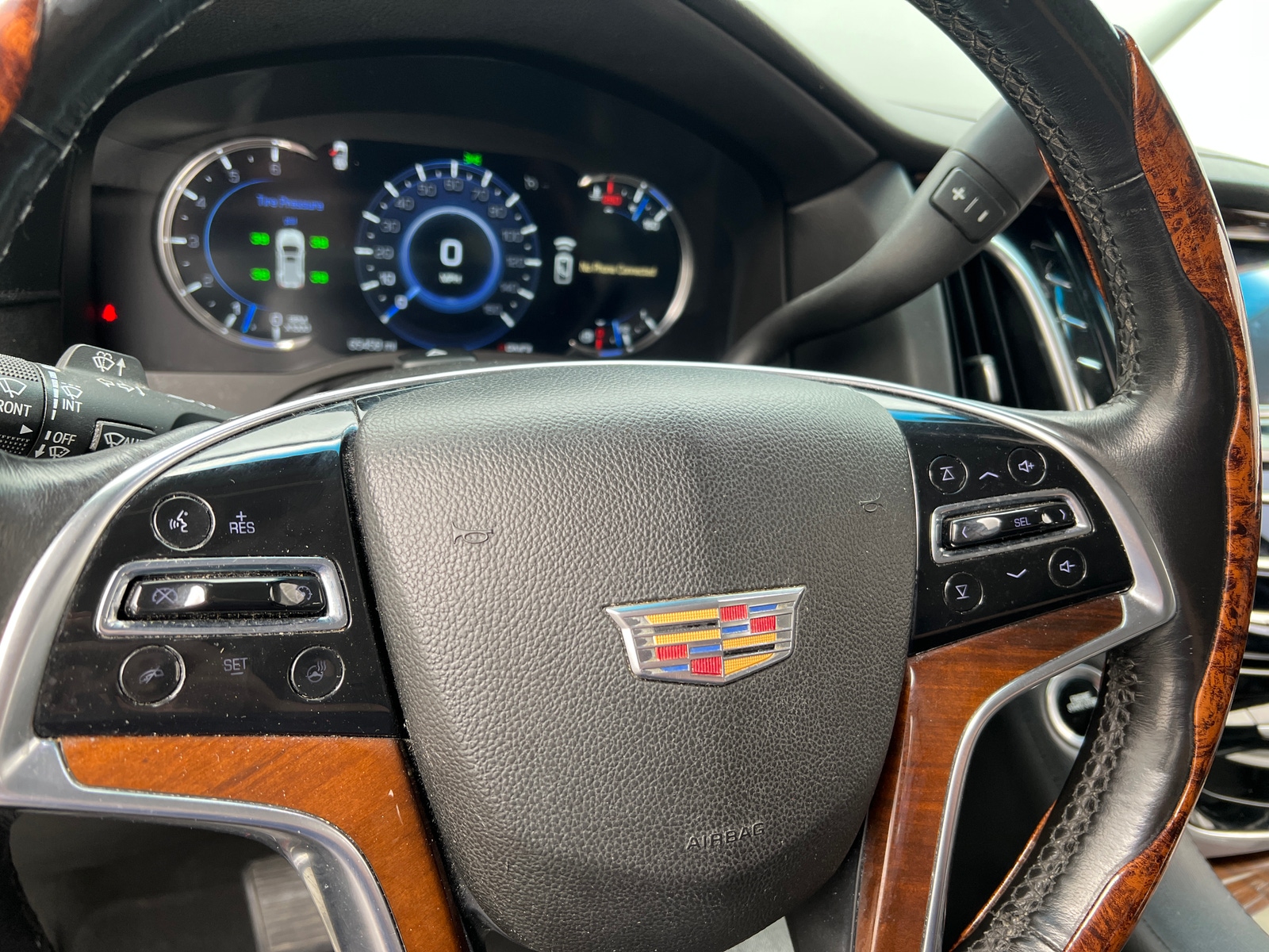 Thumbnail: 2019 Cadillac Escalade - 4
