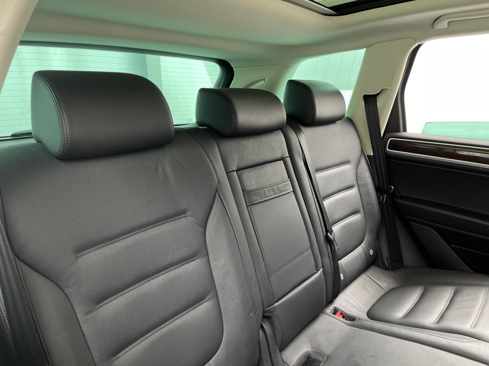Thumbnail: 2016 Volkswagen Touareg - 6