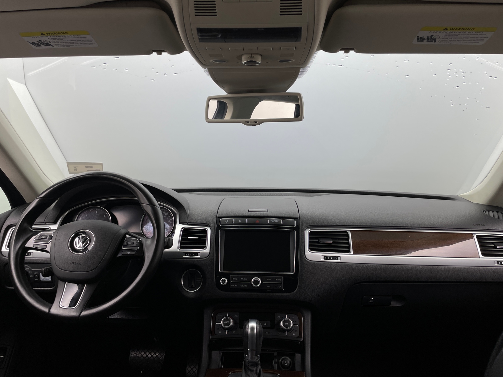 Thumbnail: 2016 Volkswagen Touareg - 3