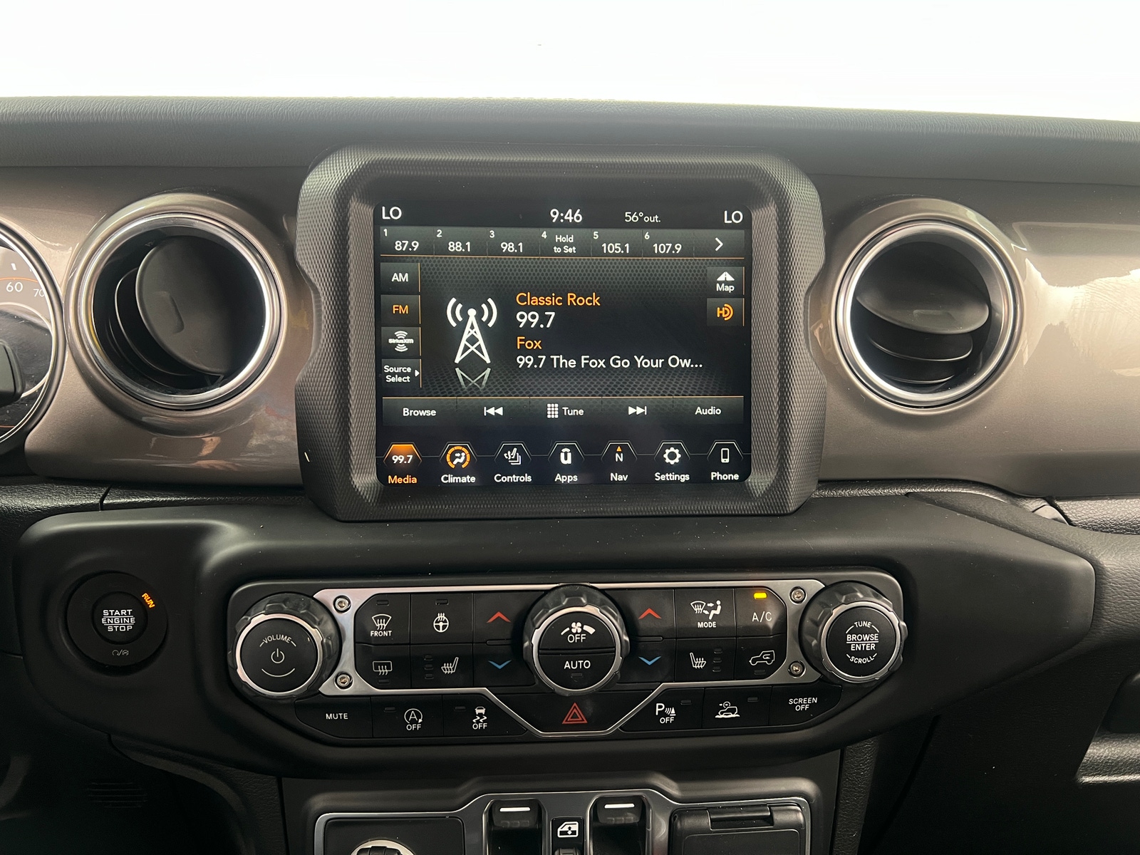 Thumbnail: 2021 Jeep Gladiator - 4