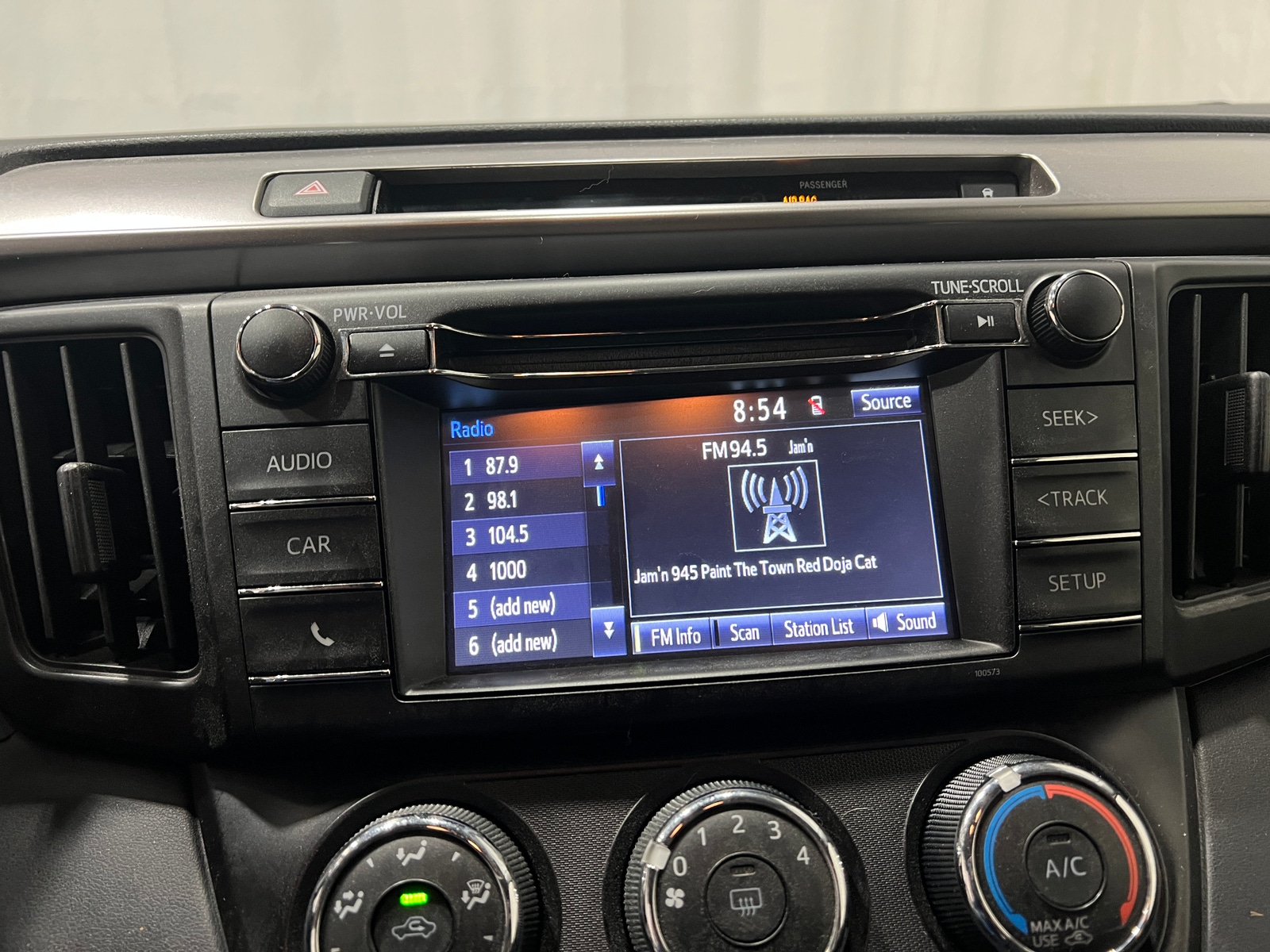 Thumbnail: 2016 Toyota RAV4 - 4