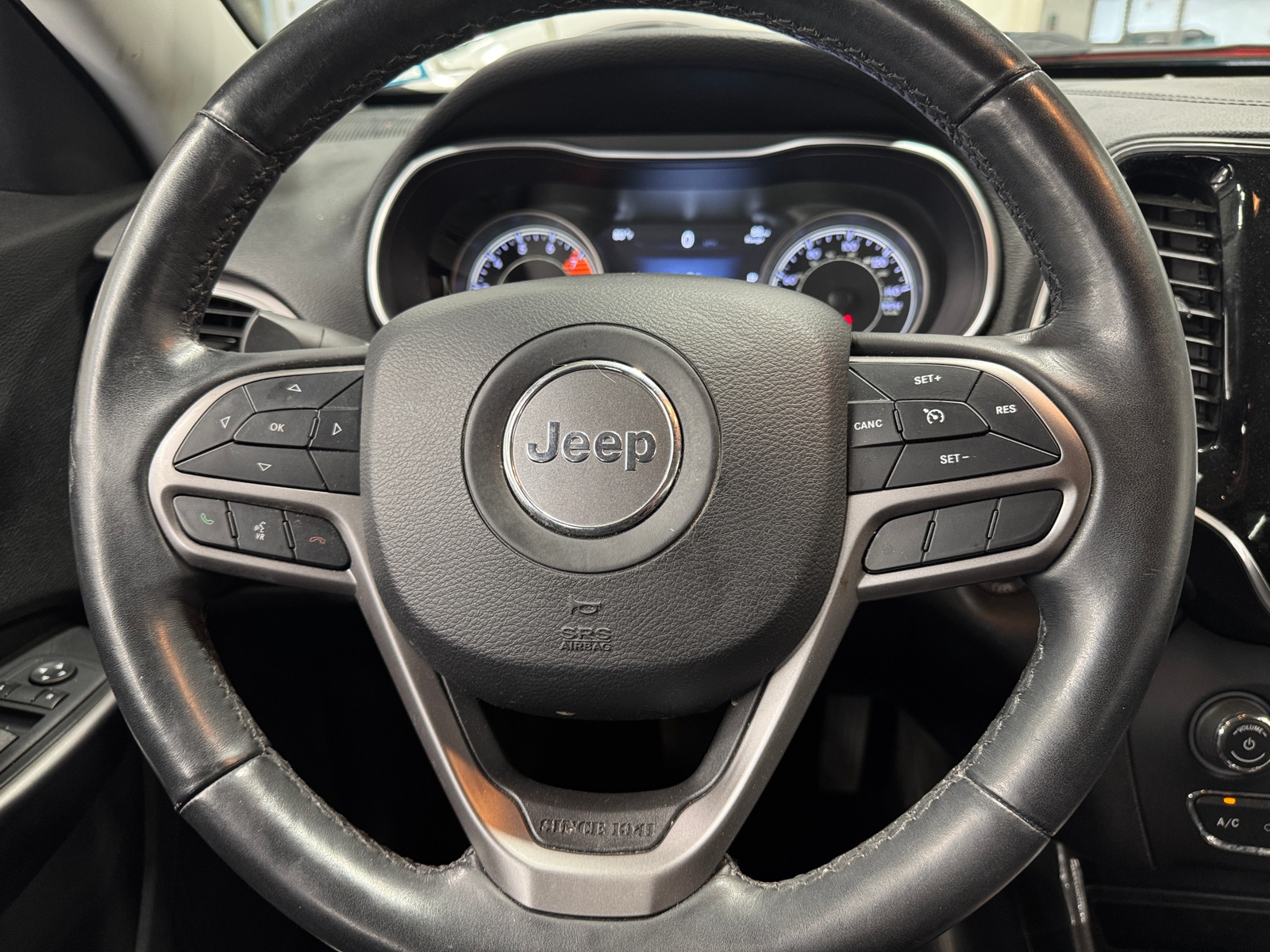Thumbnail: 2019 Jeep Cherokee - 4