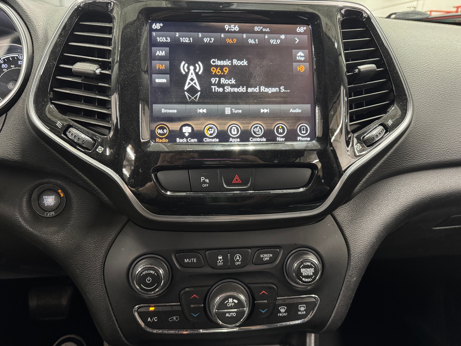Thumbnail: 2019 Jeep Cherokee - 3
