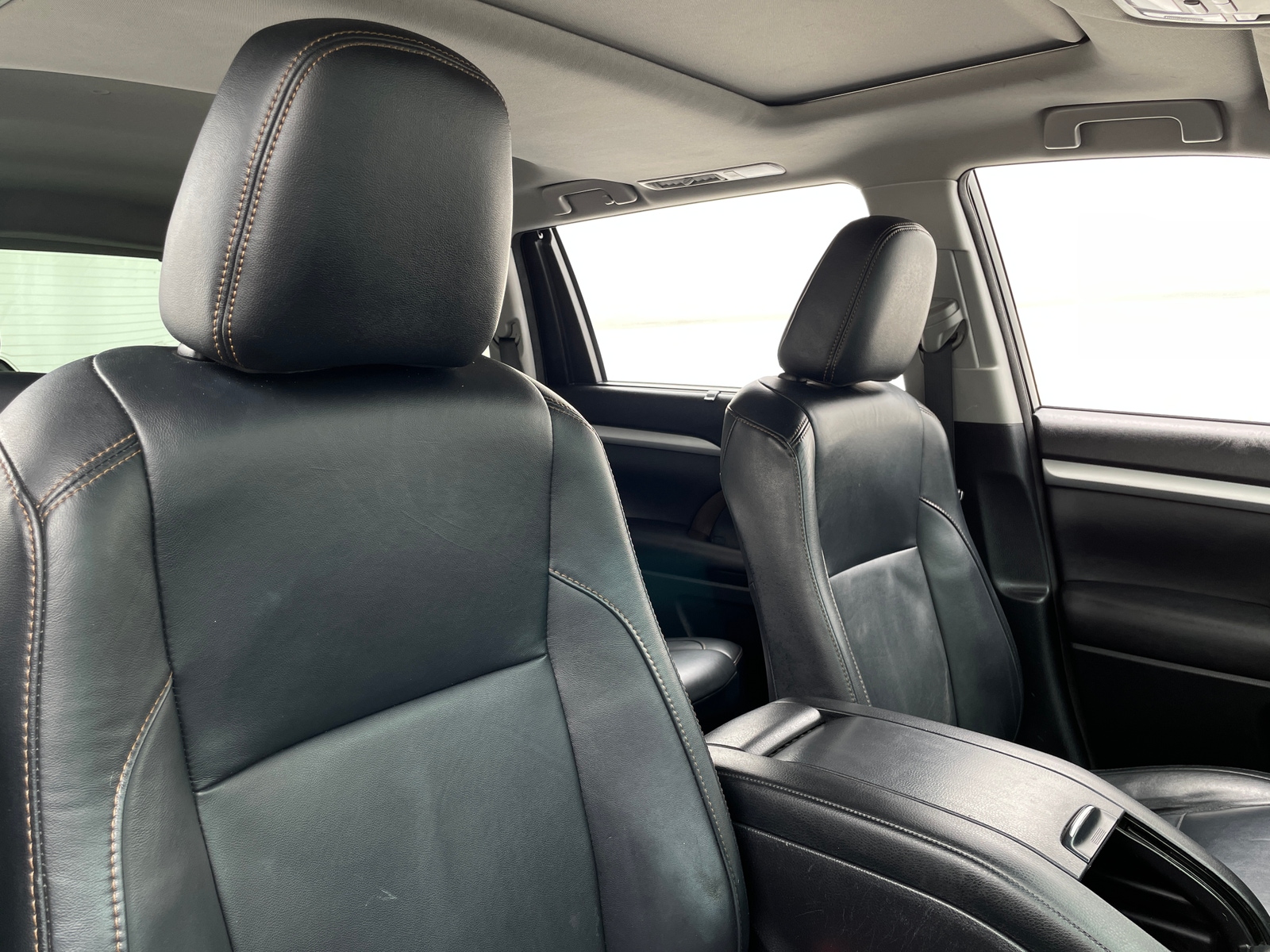 Thumbnail: 2016 Toyota Highlander - 2
