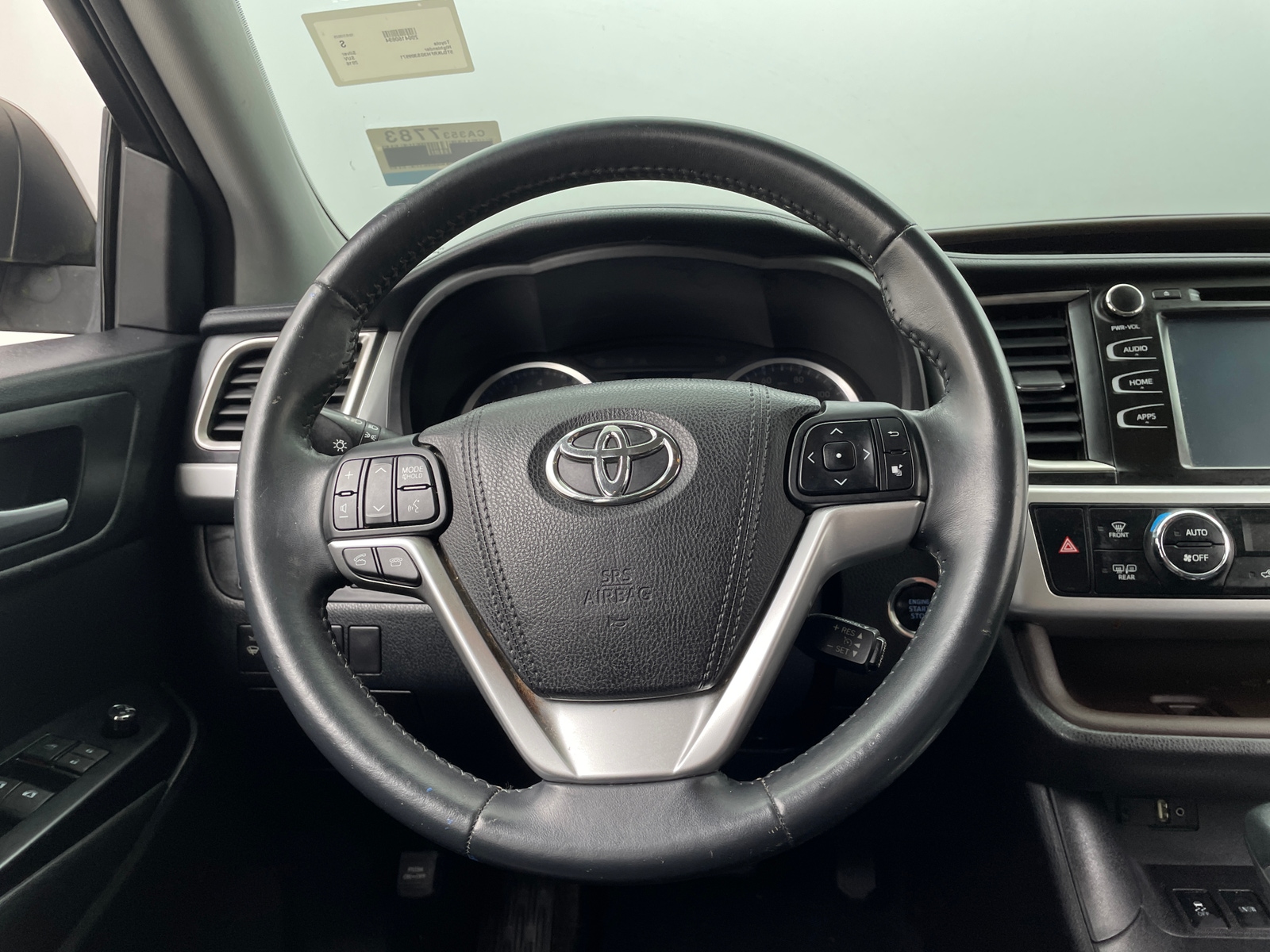 Thumbnail: 2016 Toyota Highlander - 5
