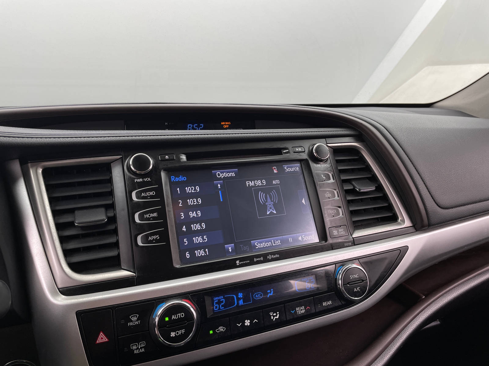 Thumbnail: 2016 Toyota Highlander - 4