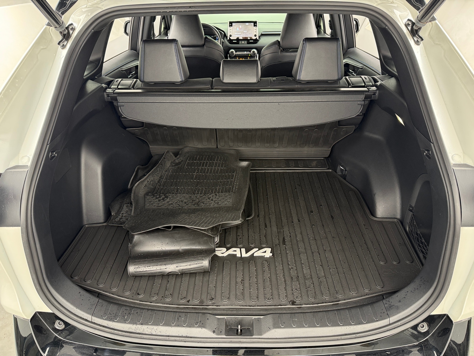 Thumbnail: 2022 Toyota RAV4 - 6