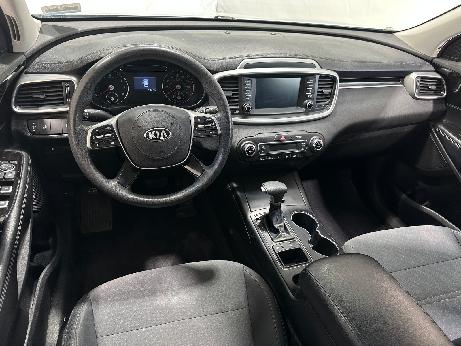 Thumbnail: 2019 Kia Sorento - 3