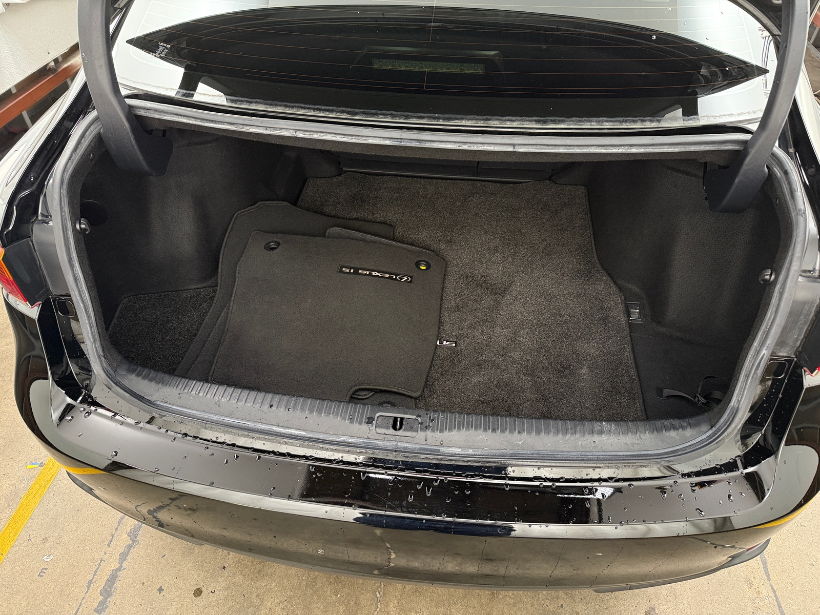 Thumbnail: 2019 Lexus IS - 6