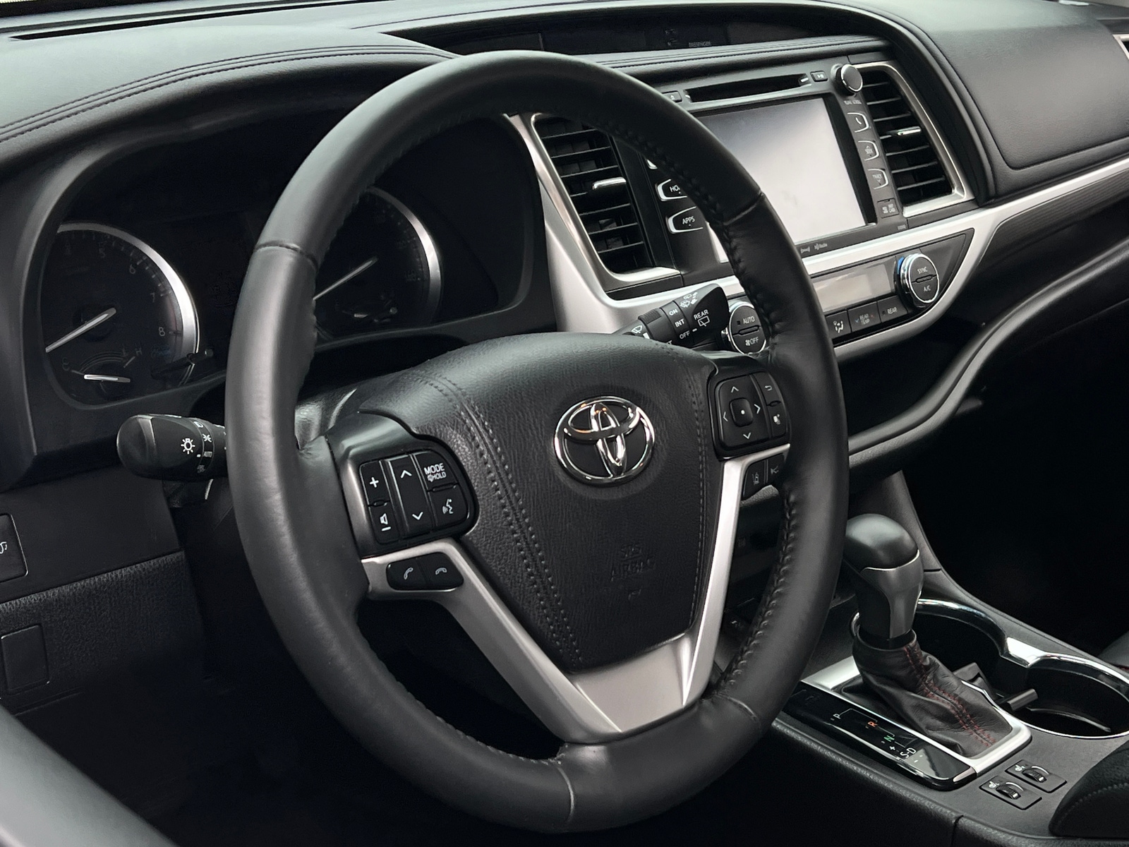 Thumbnail: 2019 Toyota Highlander - 4