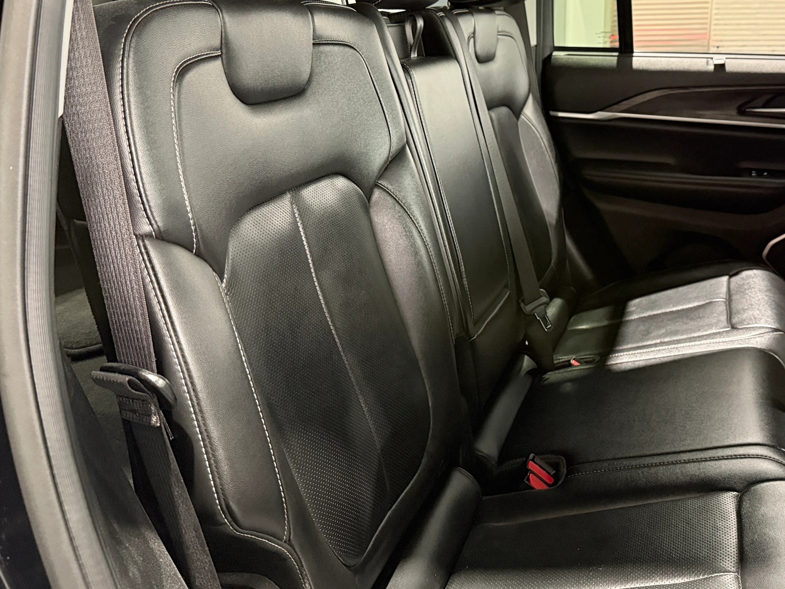 Thumbnail: 2022 Jeep Grand Cherokee - 5