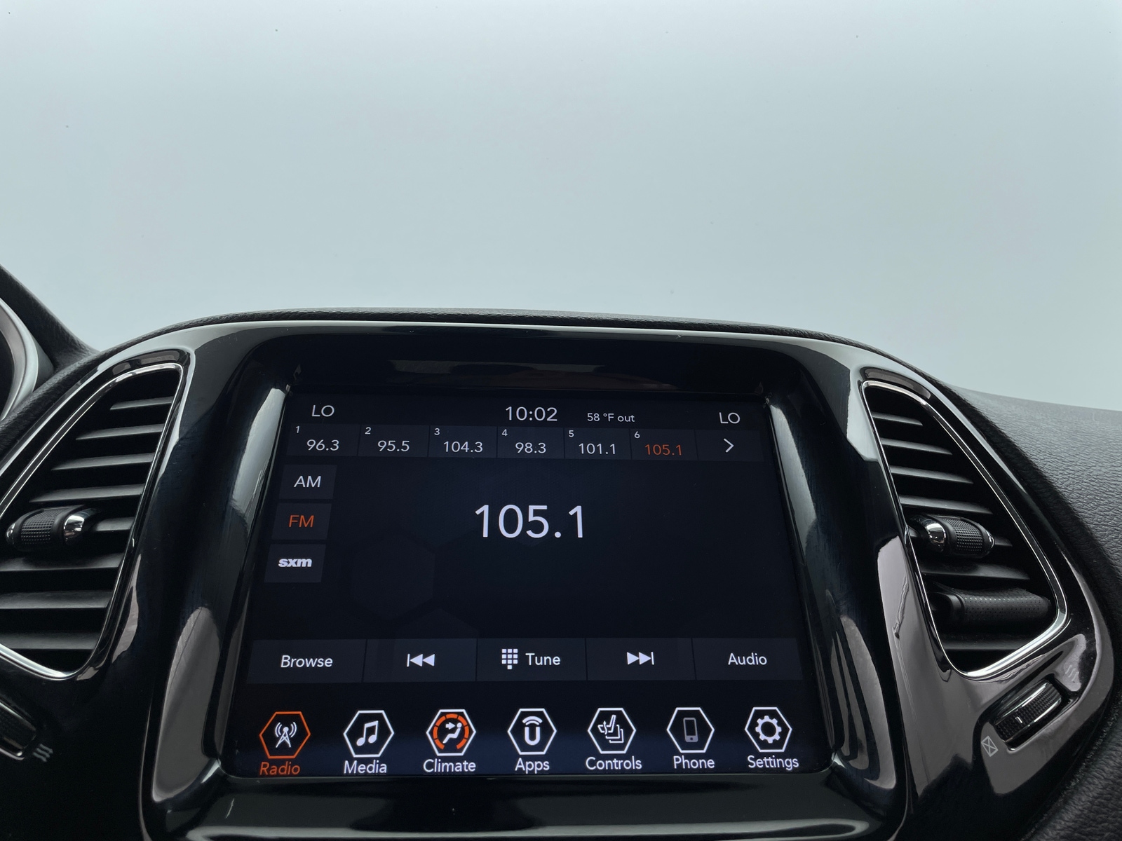 Thumbnail: 2018 Jeep Compass - 3