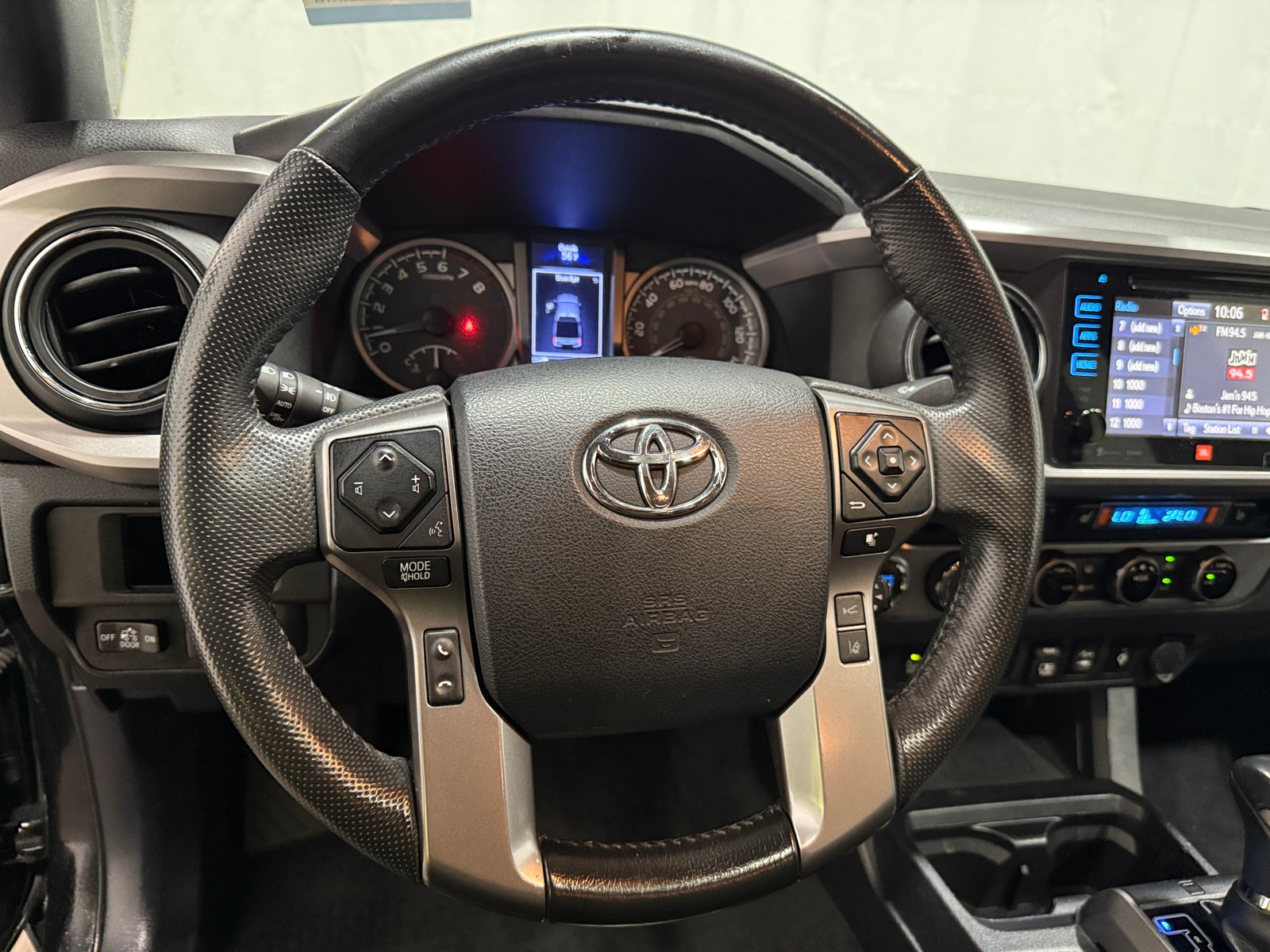 Thumbnail: 2018 Toyota Tacoma - 4