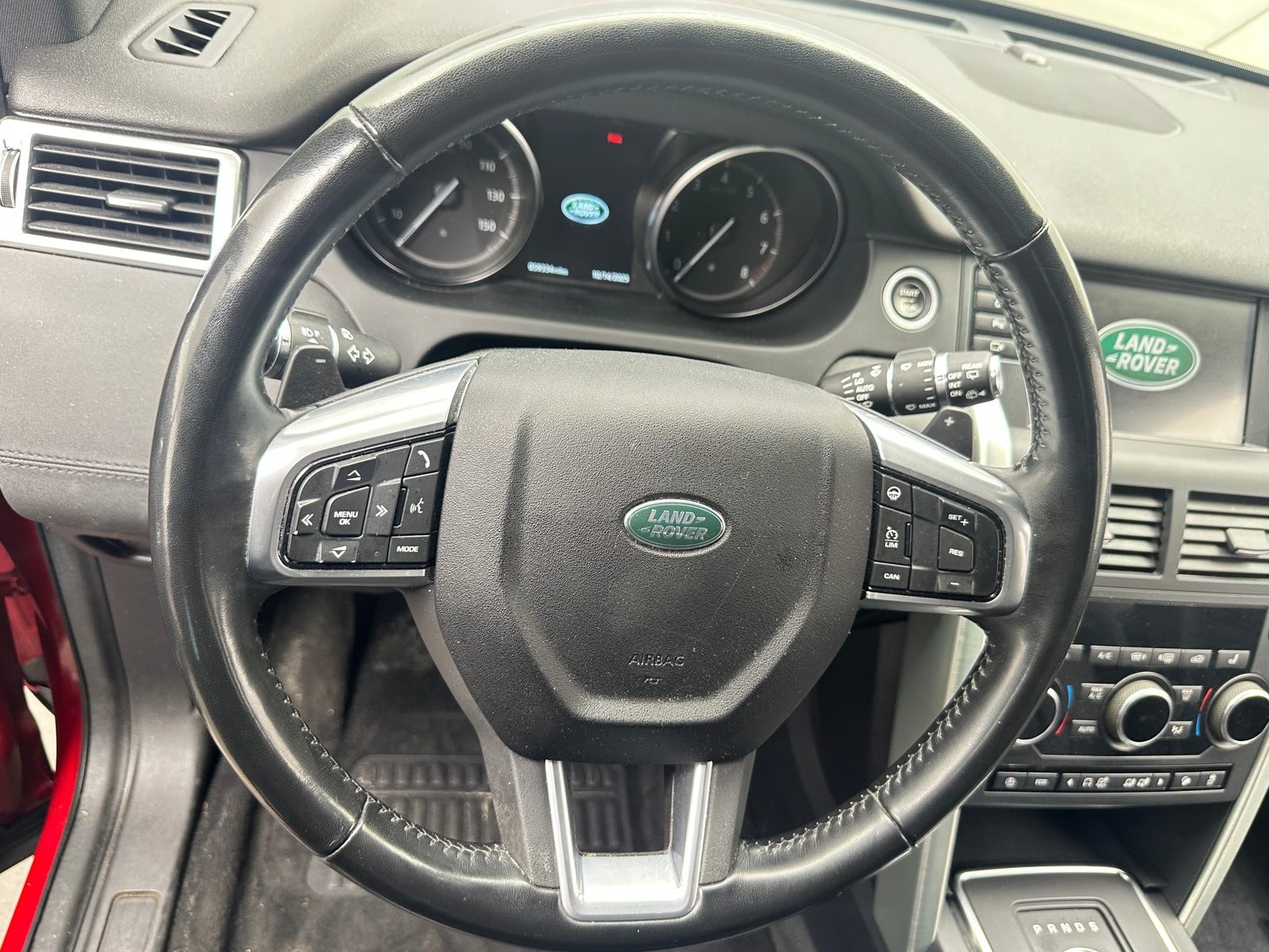 Thumbnail: 2019 Land Rover Discovery Sport - 4