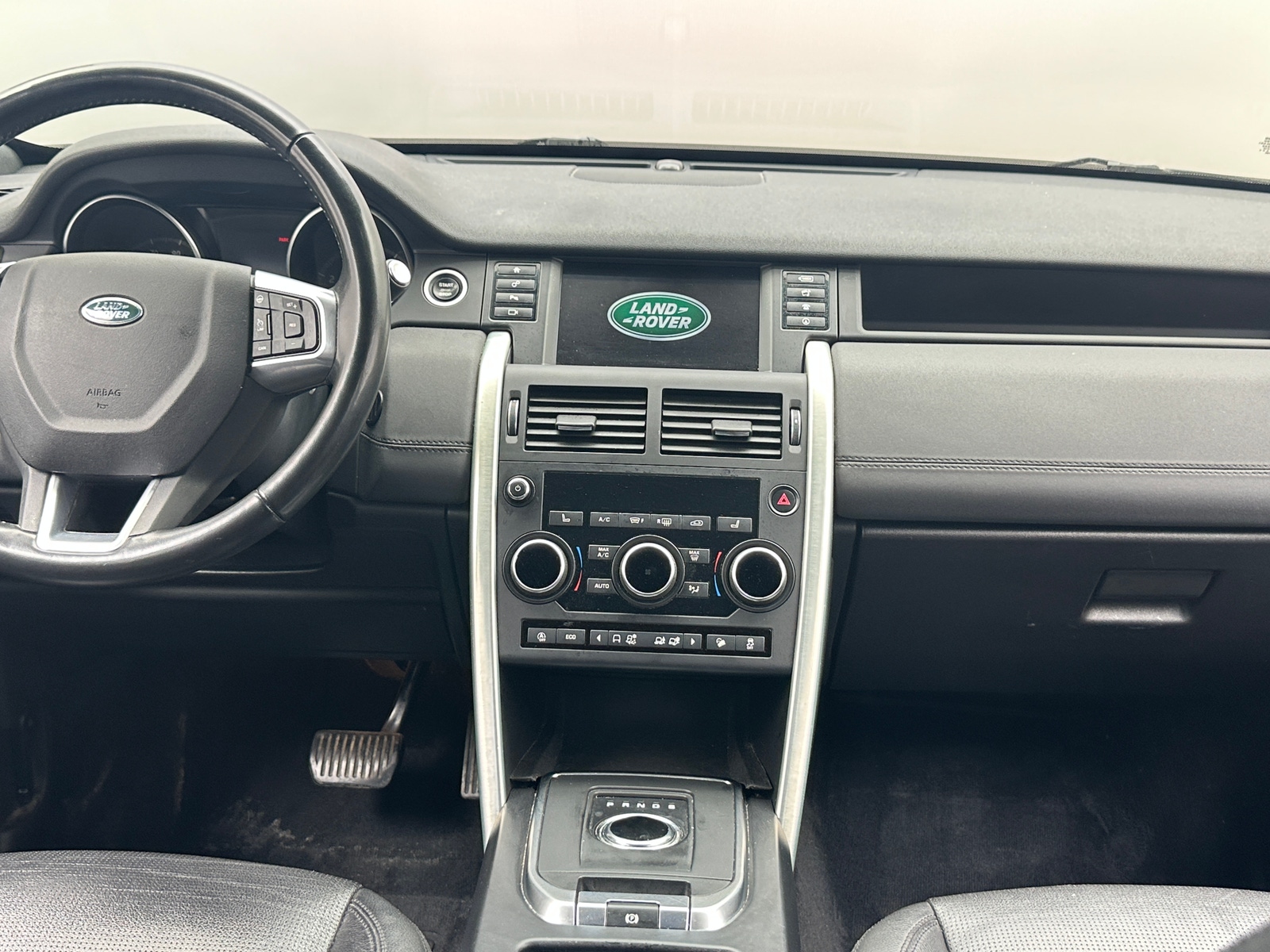 Thumbnail: 2019 Land Rover Discovery Sport - 3