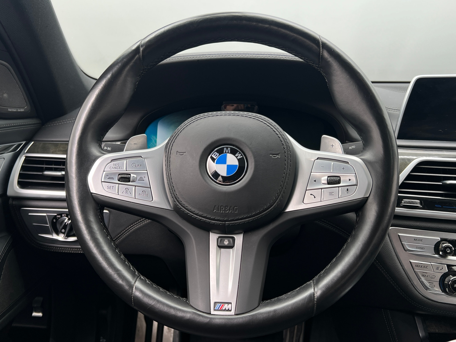 Thumbnail: 2022 BMW 7 Series - 4