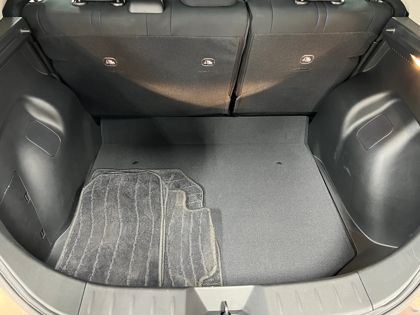 Thumbnail: 2025 Nissan Leaf - 7