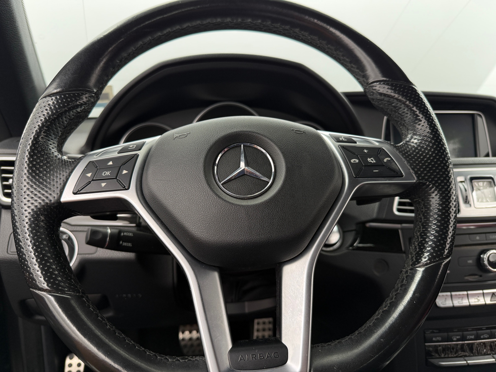 Thumbnail: 2017 Mercedes-Benz E-Class - 4
