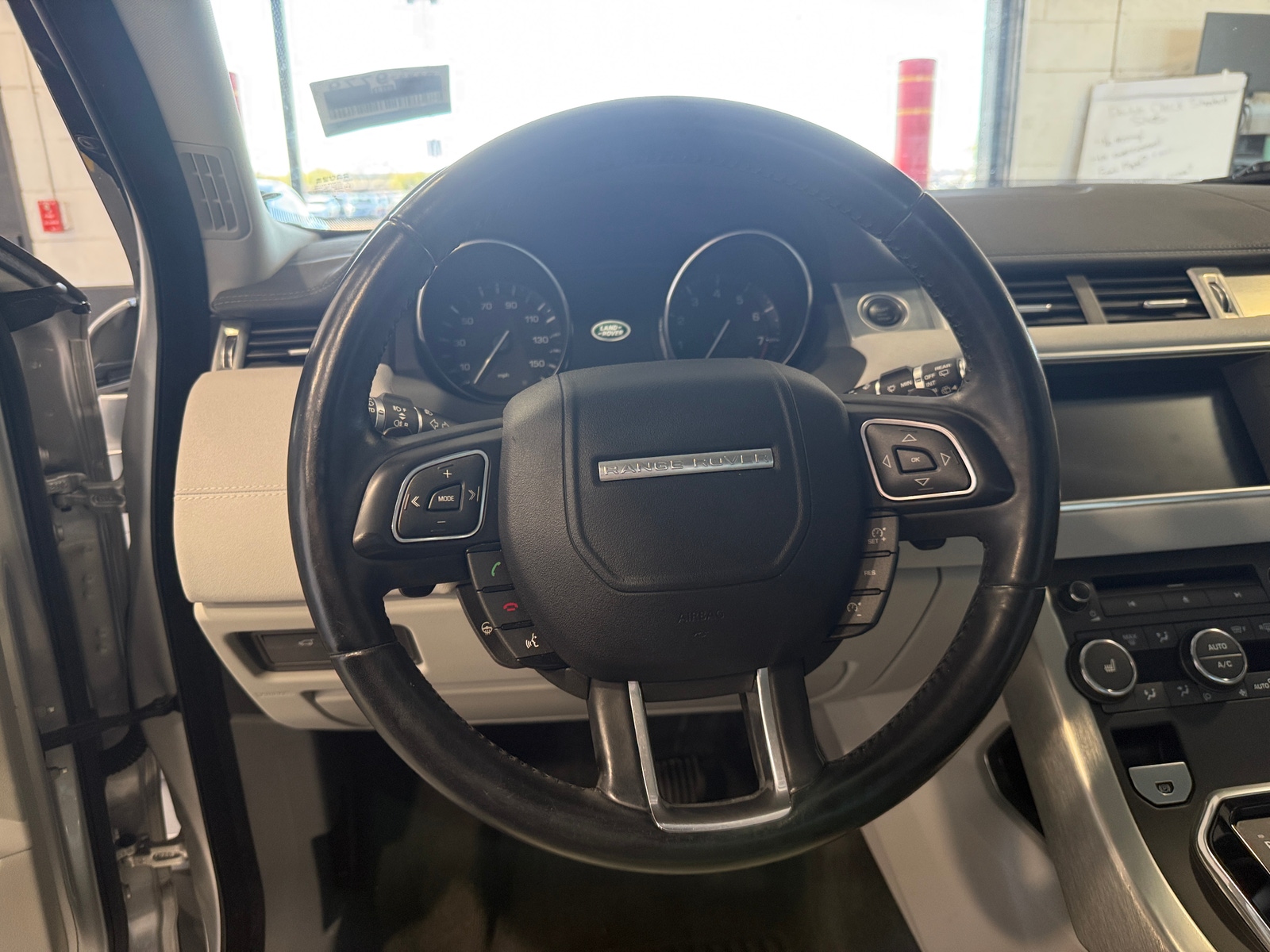 Thumbnail: 2015 Land Rover Range Rover Evoque - 4