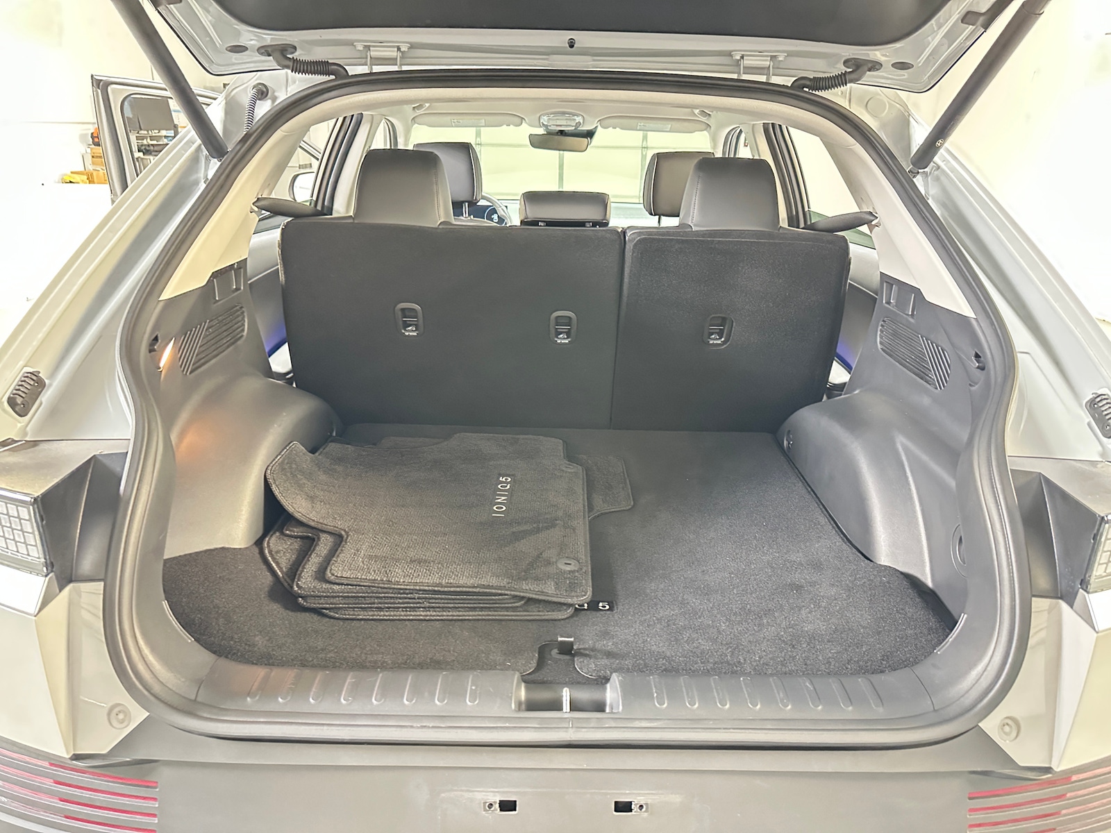 Thumbnail: 2023 Hyundai Ioniq 5 - 6