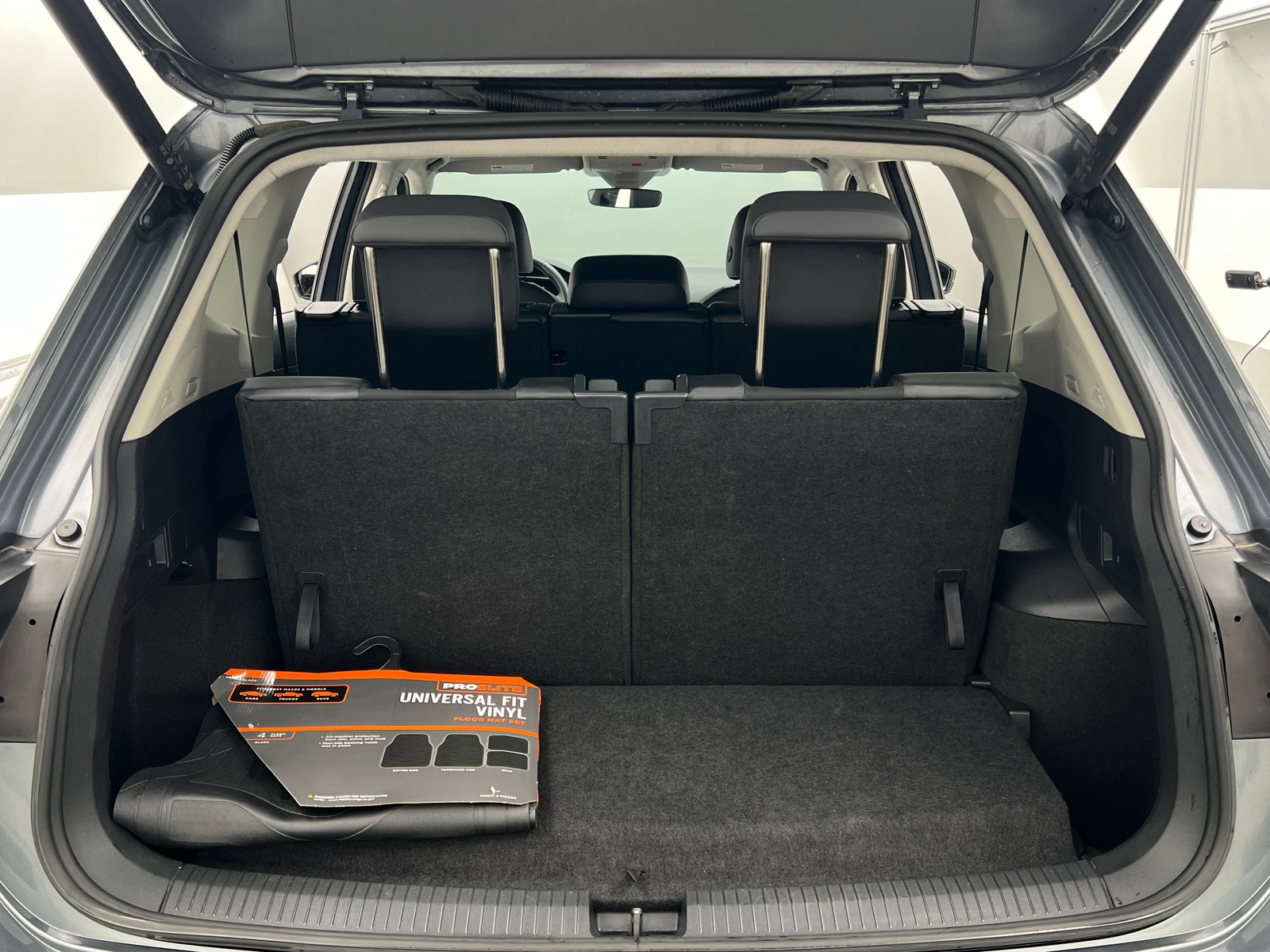 Thumbnail: 2024 Volkswagen Tiguan - 6