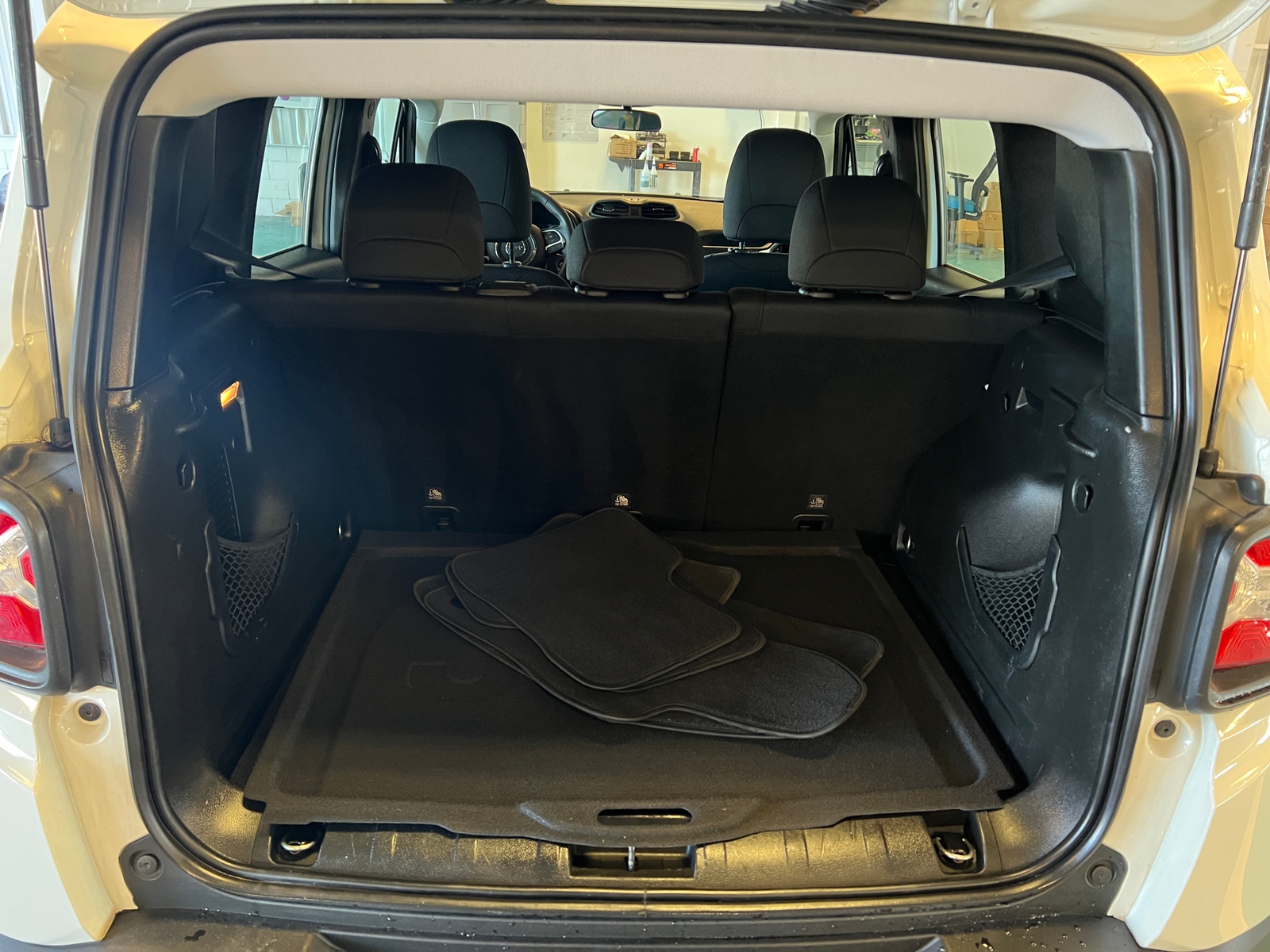 Thumbnail: 2020 Jeep Renegade - 7