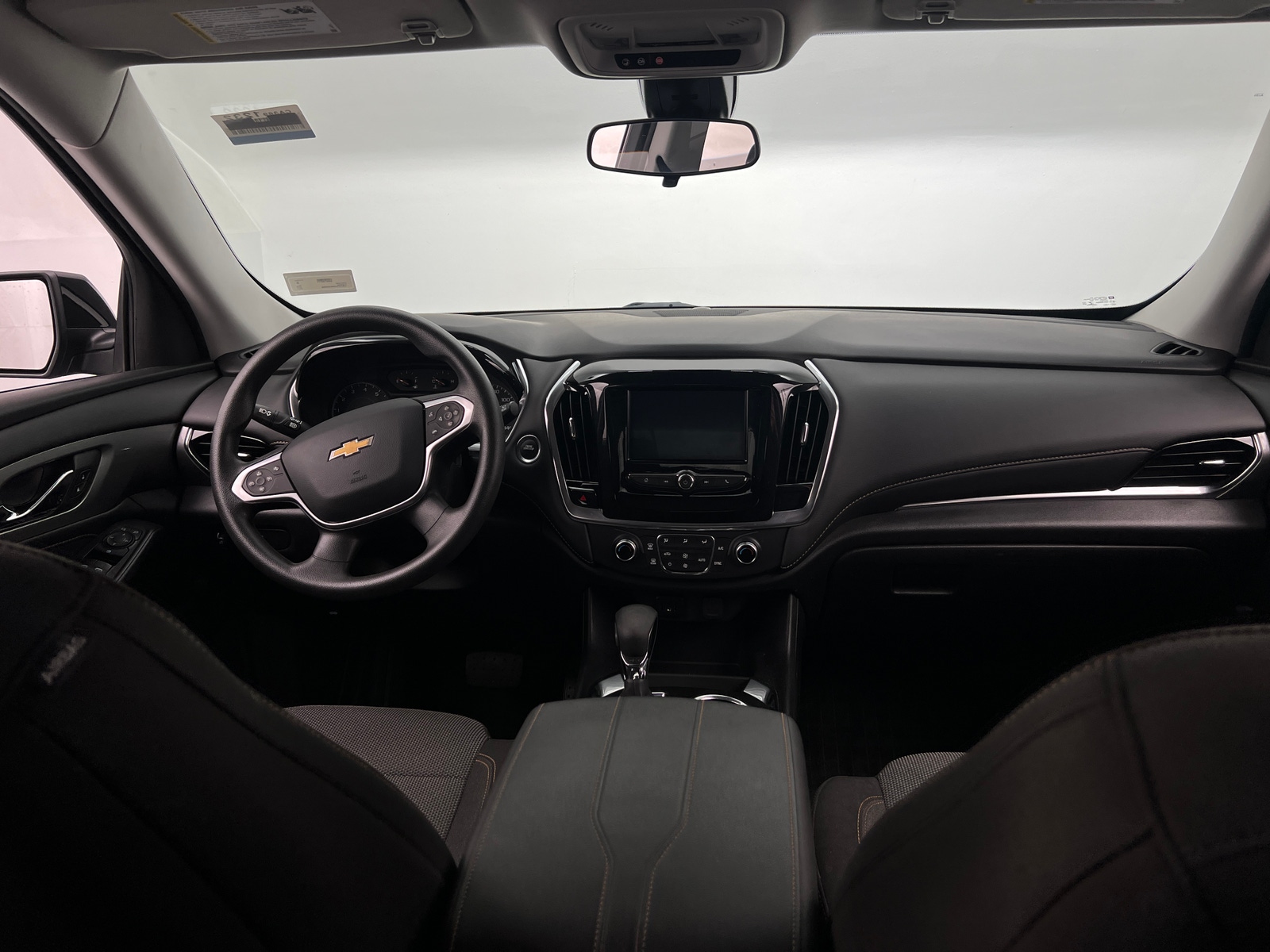 Thumbnail: 2021 Chevrolet Traverse - 3