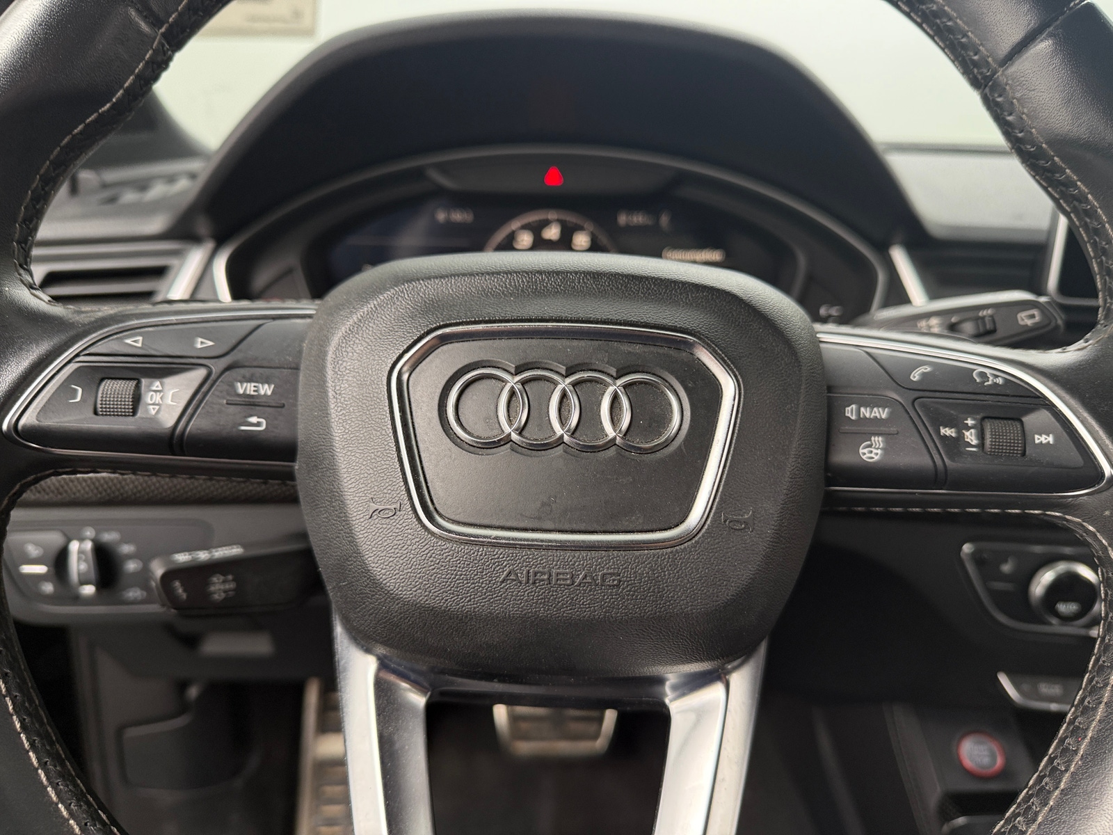 Thumbnail: 2018 Audi SQ5 - 4