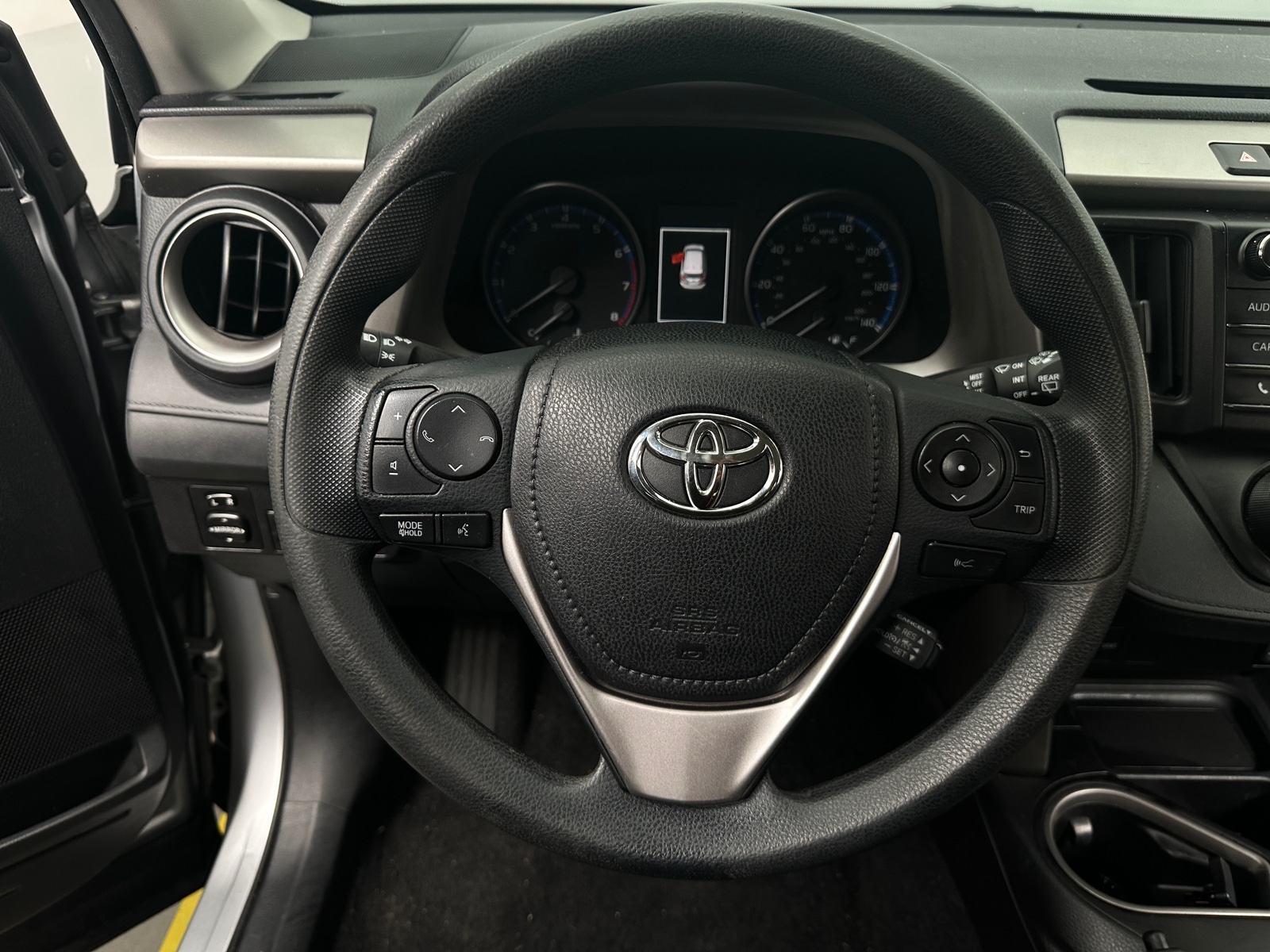 Thumbnail: 2017 Toyota RAV4 - 5
