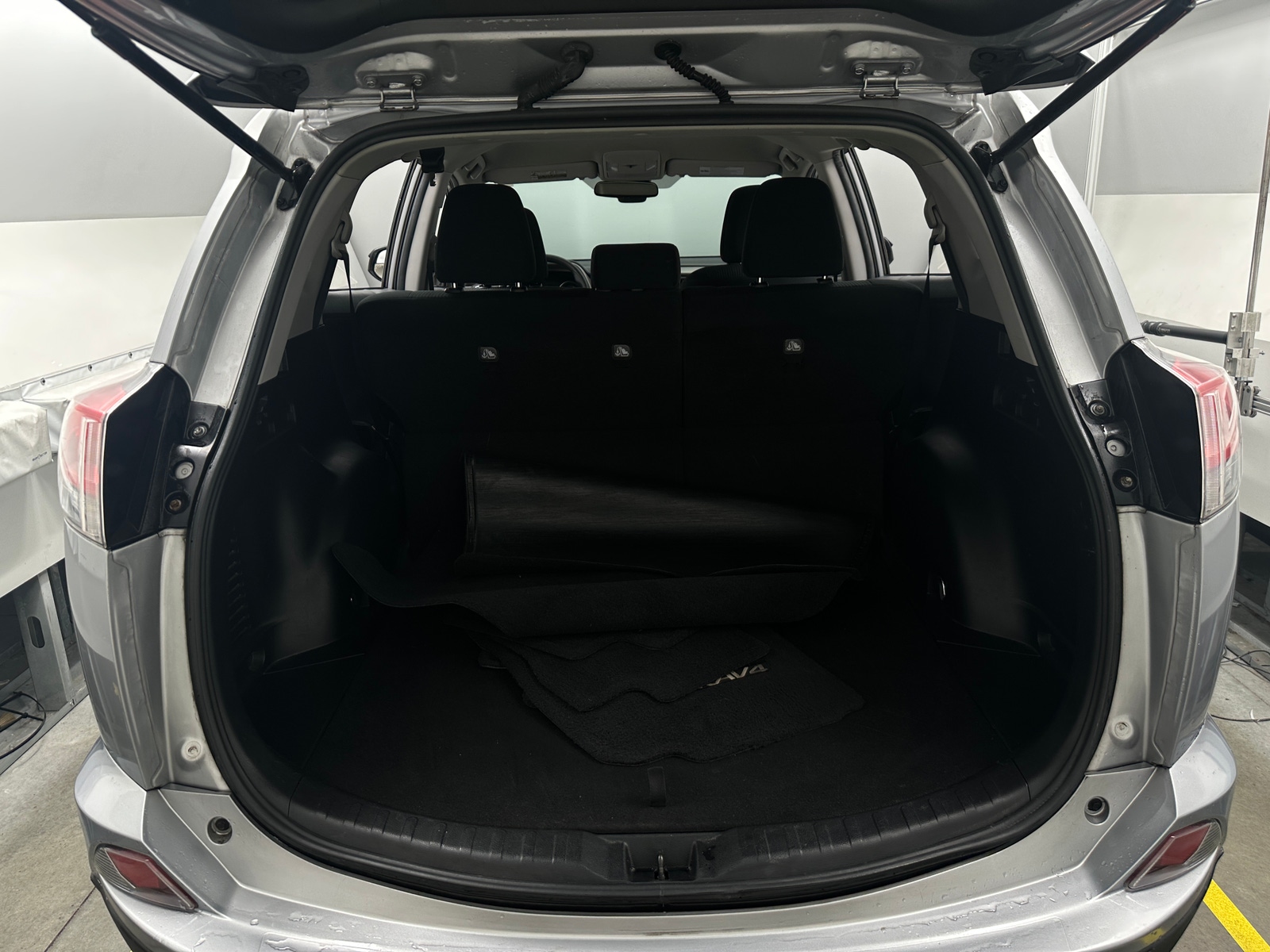 Thumbnail: 2017 Toyota RAV4 - 7