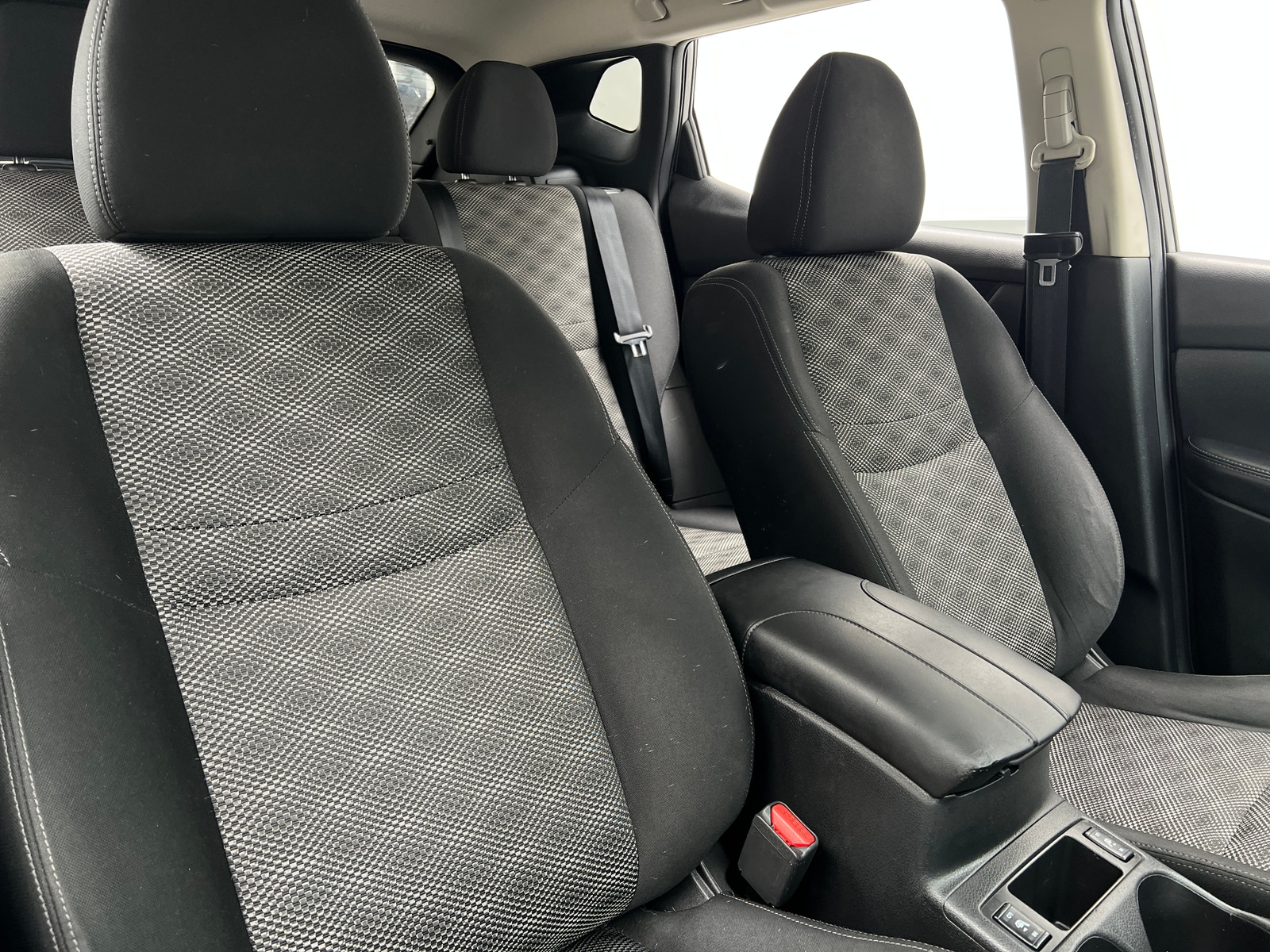 Thumbnail: 2019 Nissan Rogue Sport - 2
