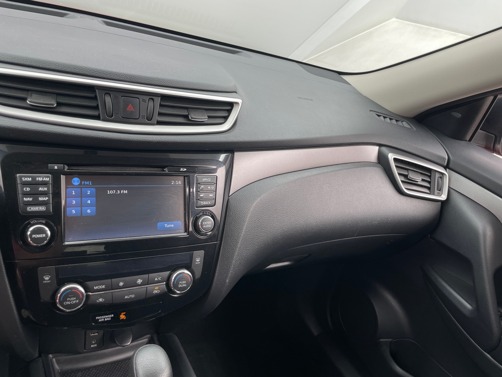 Thumbnail: 2016 Nissan Rogue - 4