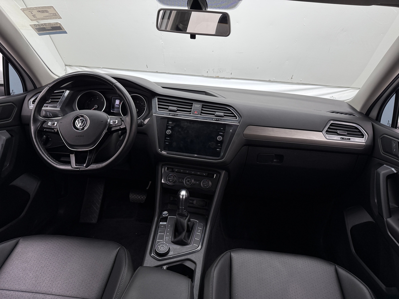 Thumbnail: 2019 Volkswagen Tiguan - 2