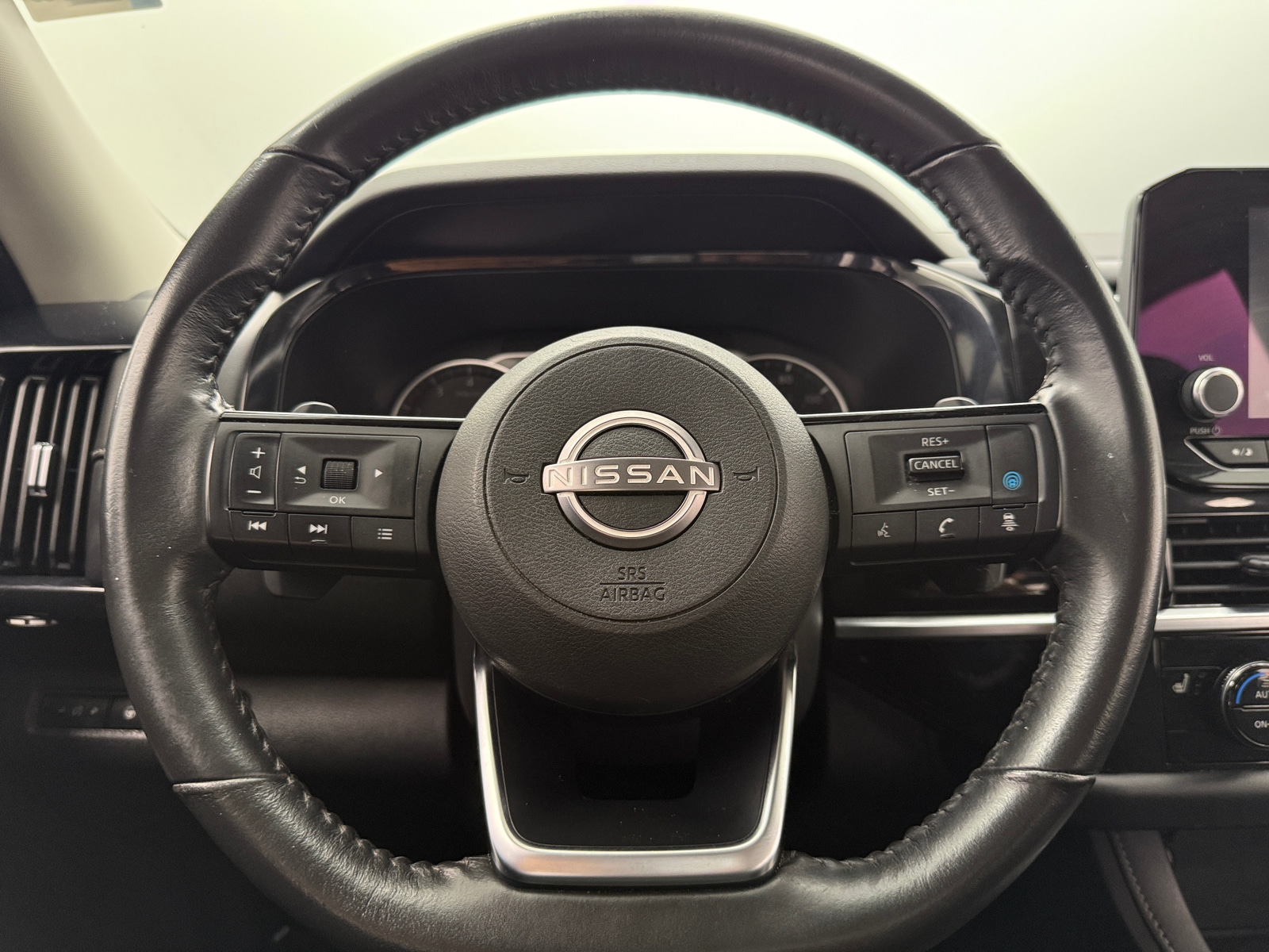 Thumbnail: 2023 Nissan Pathfinder - 5