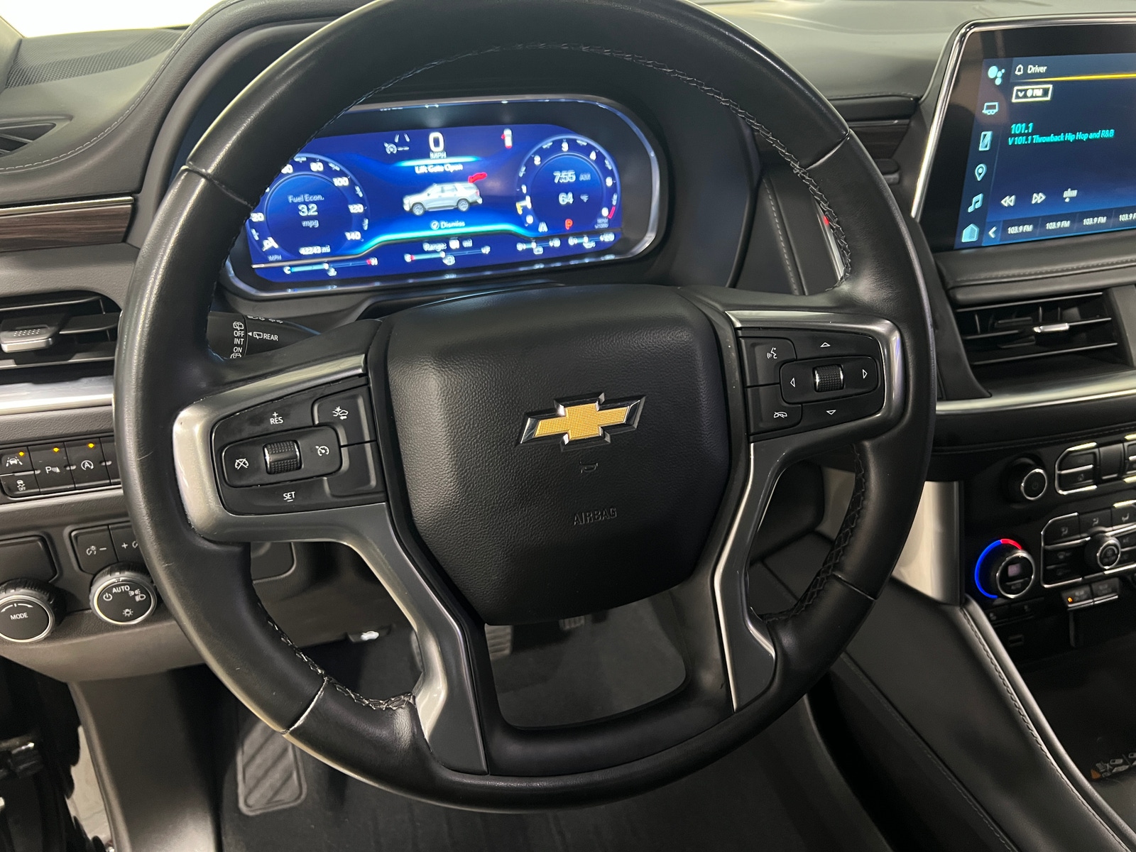 Thumbnail: 2023 Chevrolet Tahoe - 4