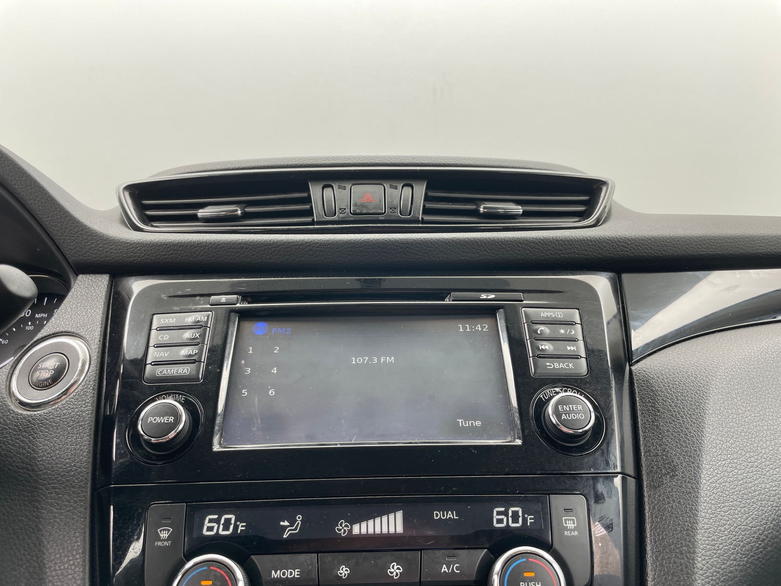 Thumbnail: 2018 Nissan Rogue Sport - 4