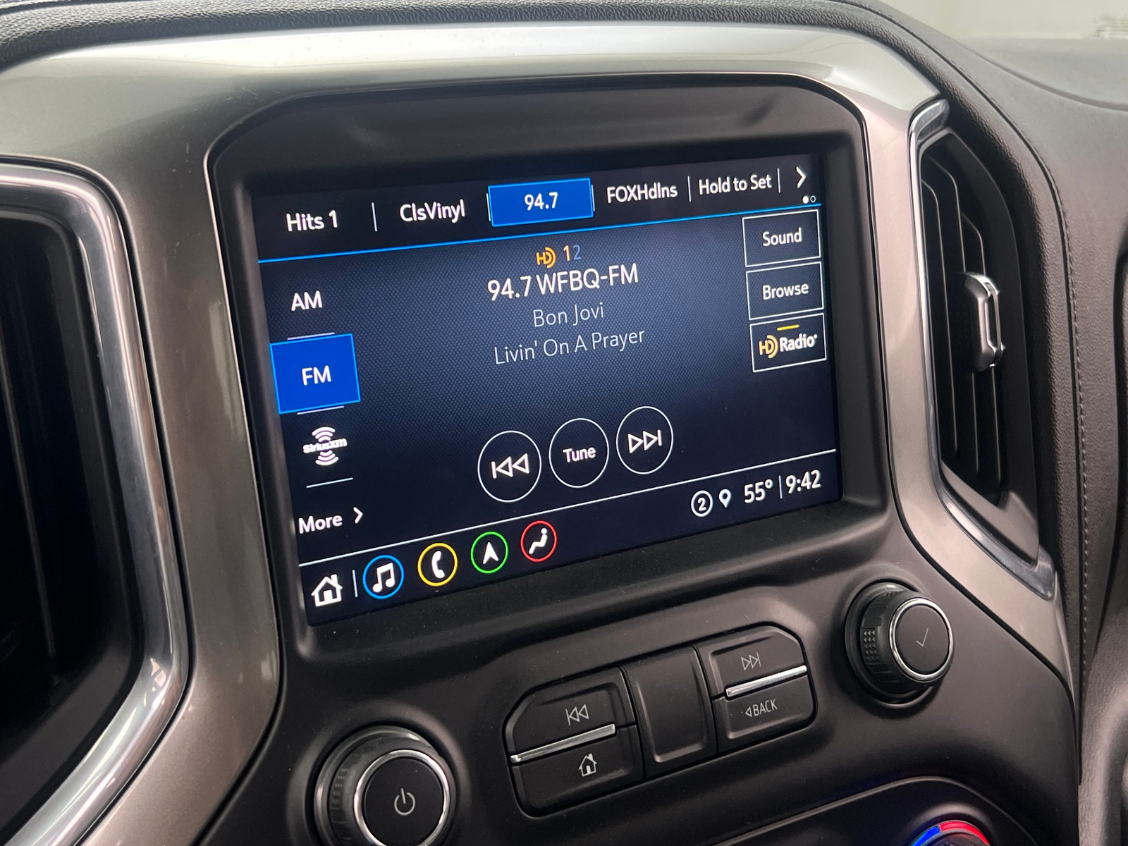 Thumbnail: 2021 Chevrolet Silverado 1500 - 3