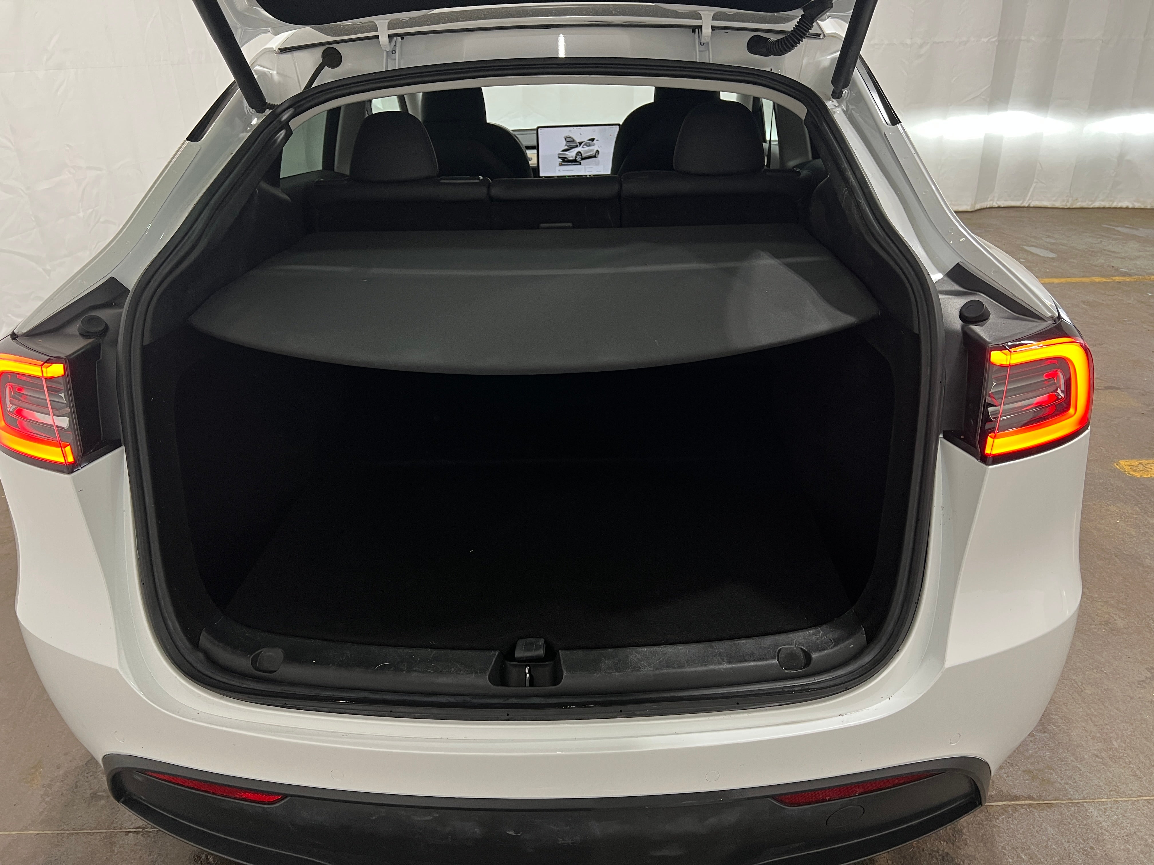 Used 2022 Tesla Model Y Long Range with VIN 7SAYGDEE6NA012799 for sale in Oak Creek, WI
