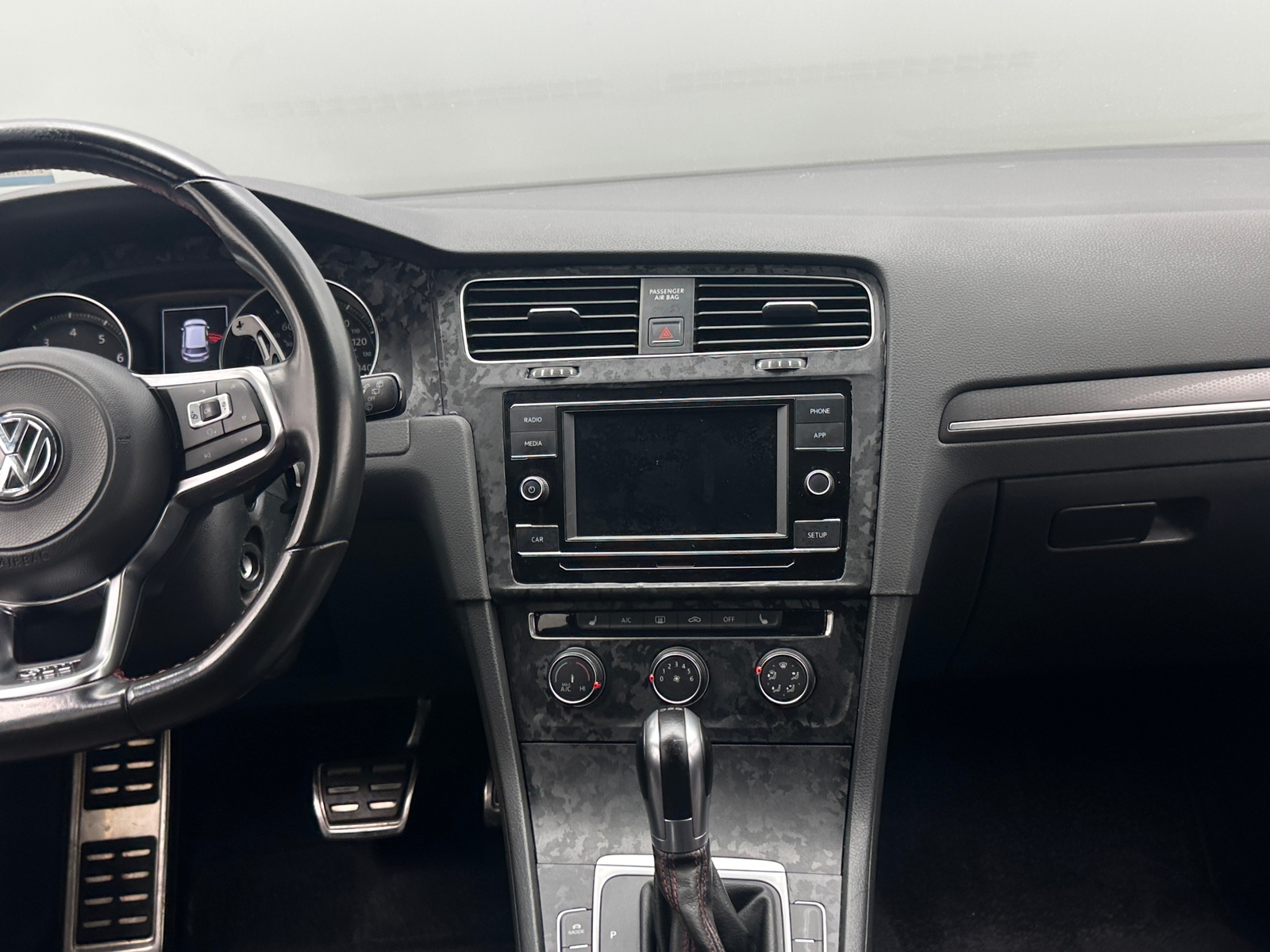 Thumbnail: 2018 Volkswagen Golf - 4
