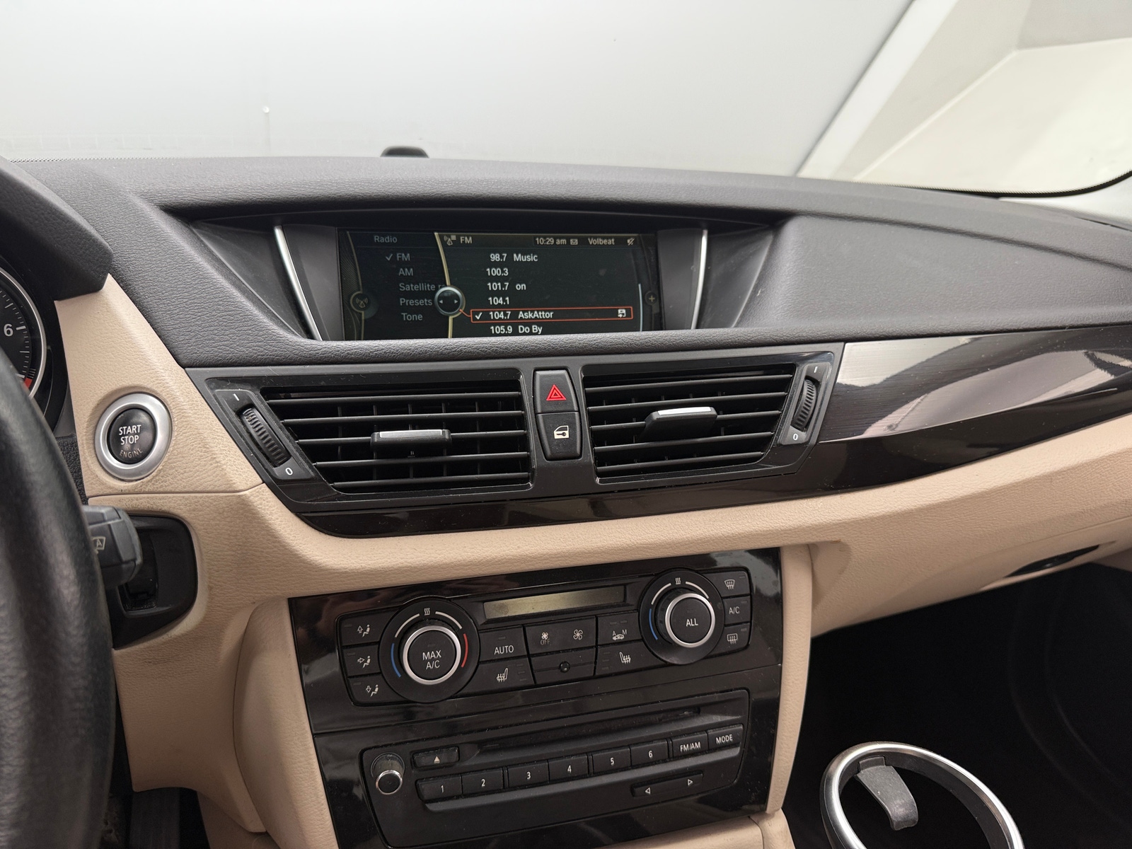 Thumbnail: 2014 BMW X1 - 3