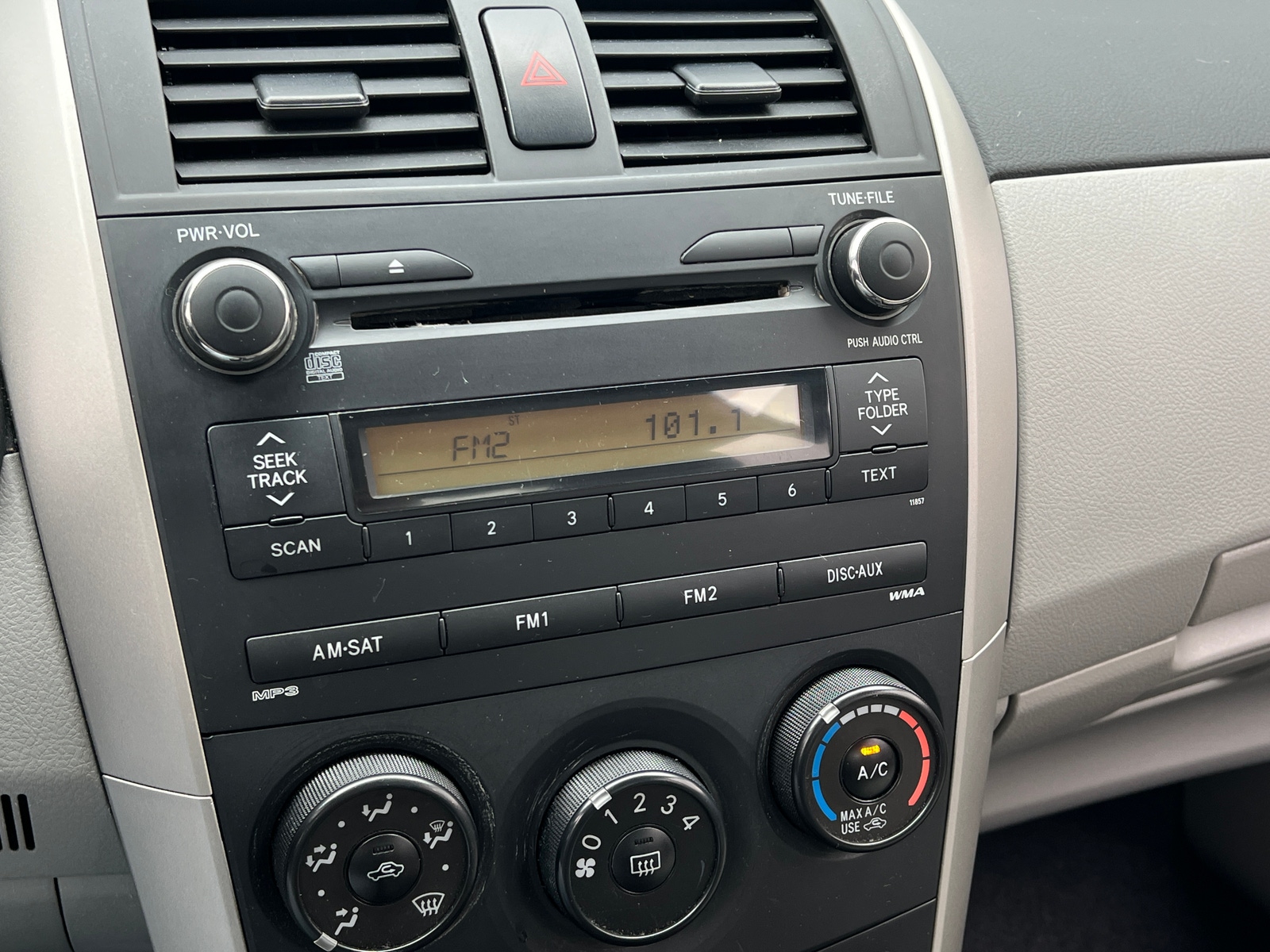 Thumbnail: 2013 Toyota Corolla - 4