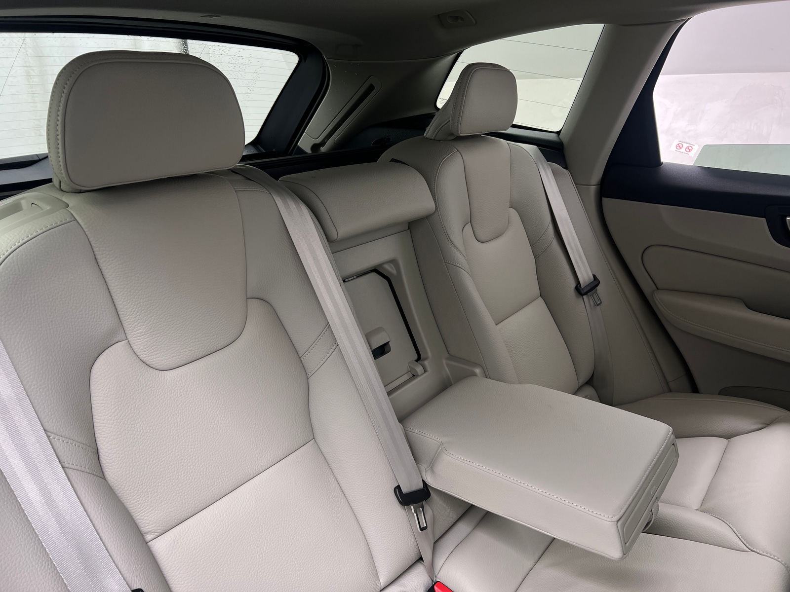 Thumbnail: 2023 Volvo XC60 - 6