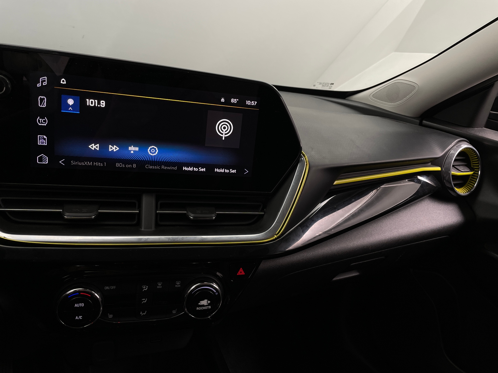 Thumbnail: 2024 Chevrolet Trax - 3