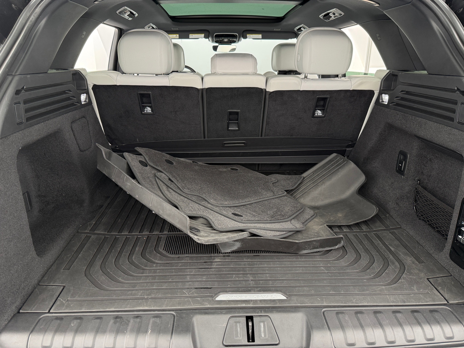 Thumbnail: 2025 Land Rover Range Rover Sport - 6