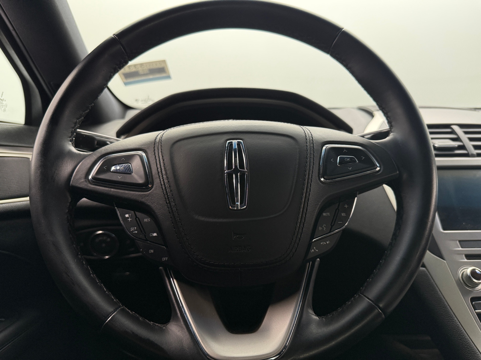 Thumbnail: 2018 Lincoln MKZ - 4