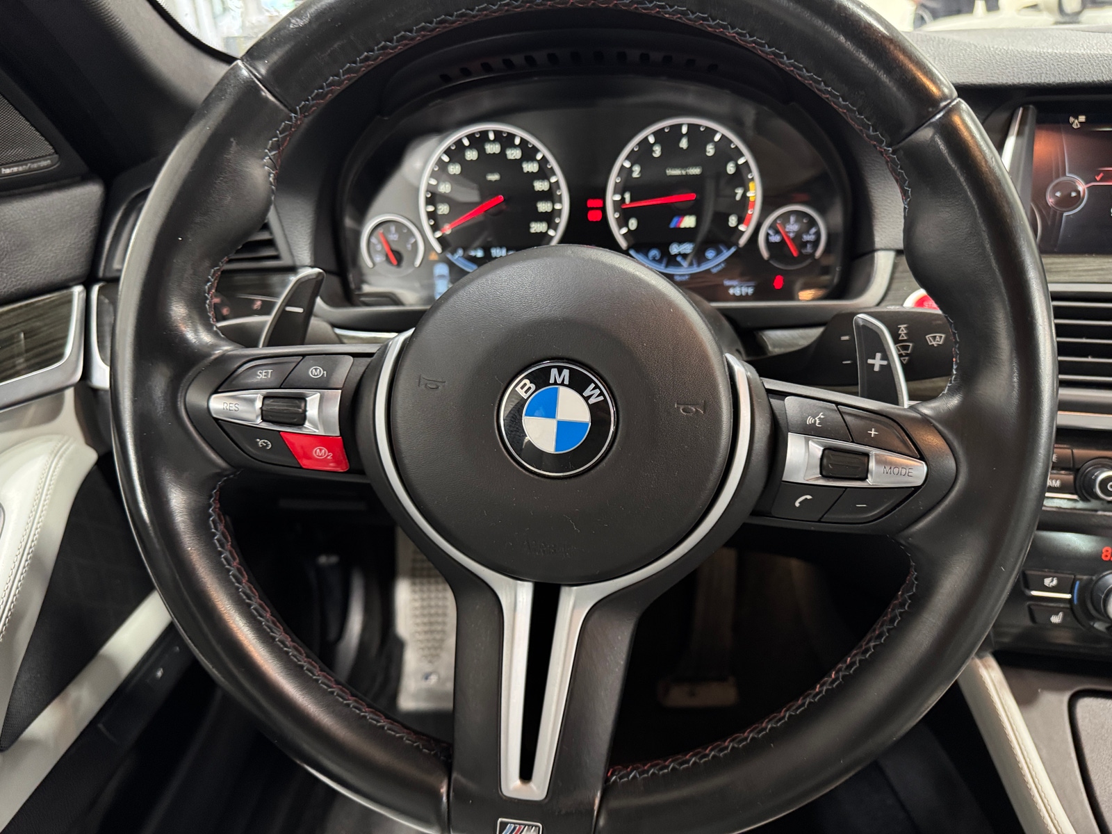 Thumbnail: 2015 BMW M5 - 4