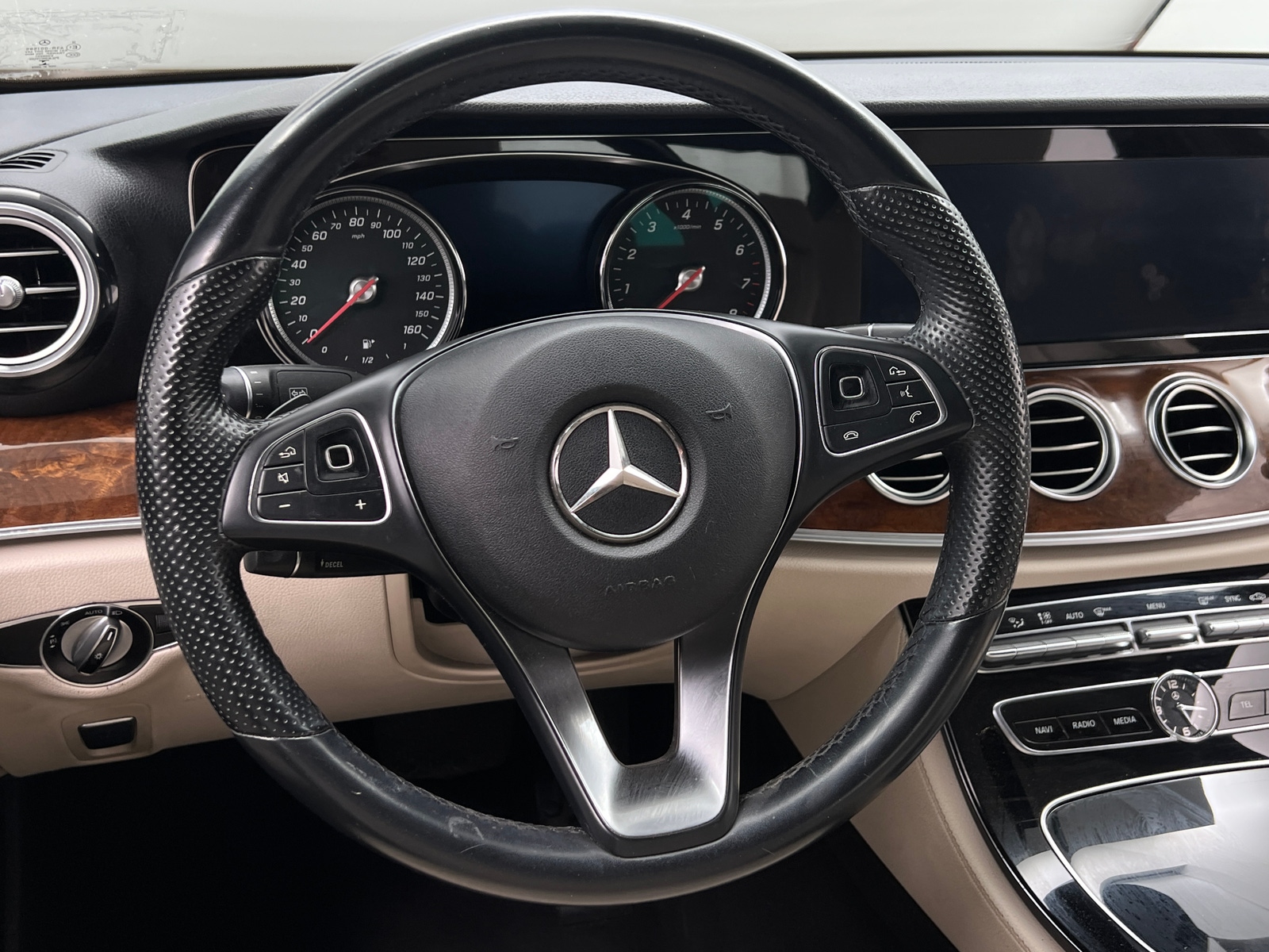 Thumbnail: 2017 Mercedes-Benz E-Class - 5