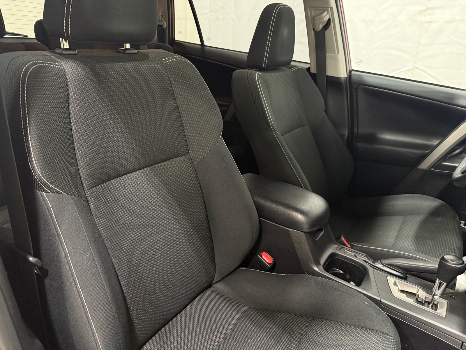 Thumbnail: 2018 Toyota RAV4 - 2